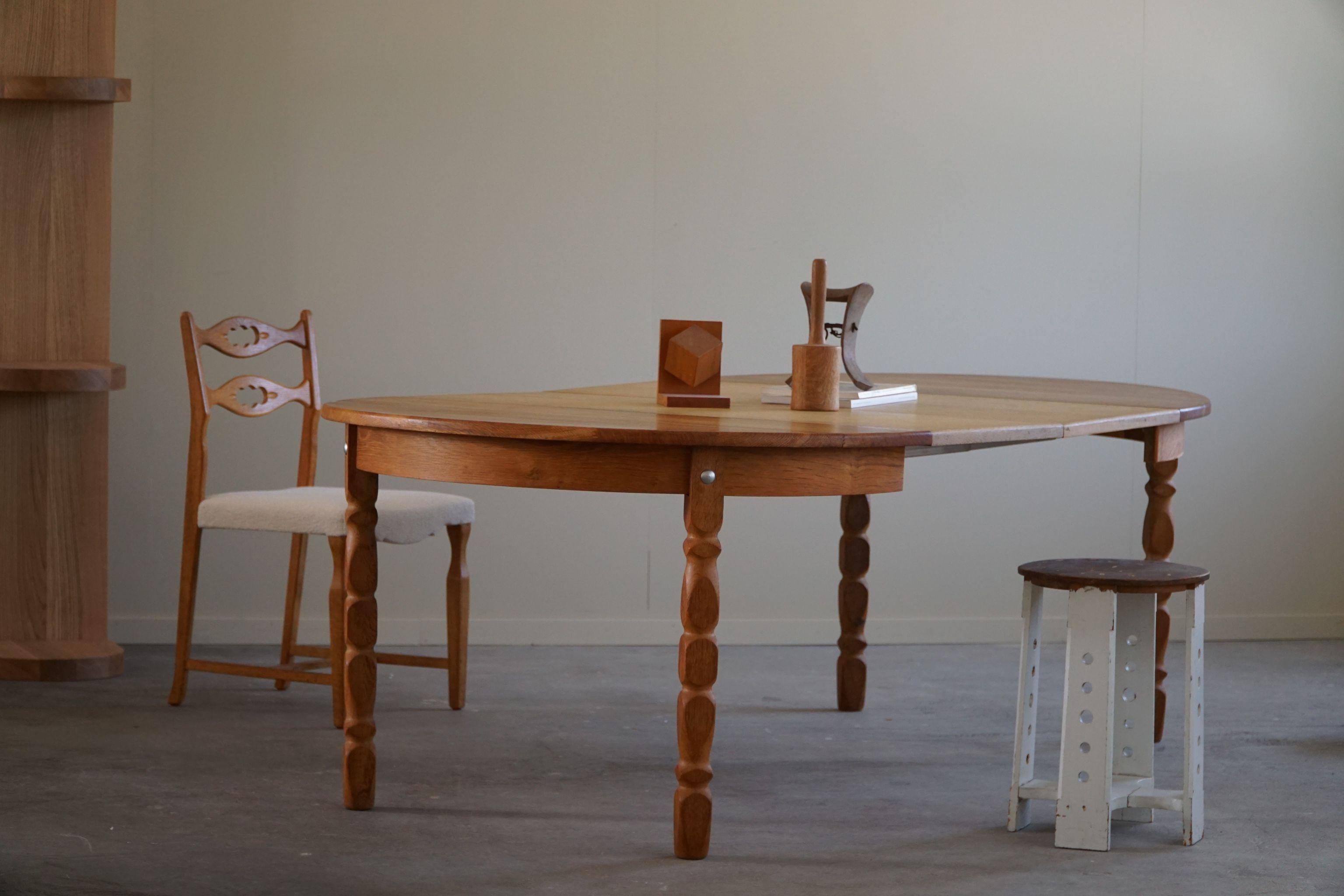 20th Century Mid-Century Danish Round Dining Table in Solid Oak with Two Extensions, 1960s For Sale