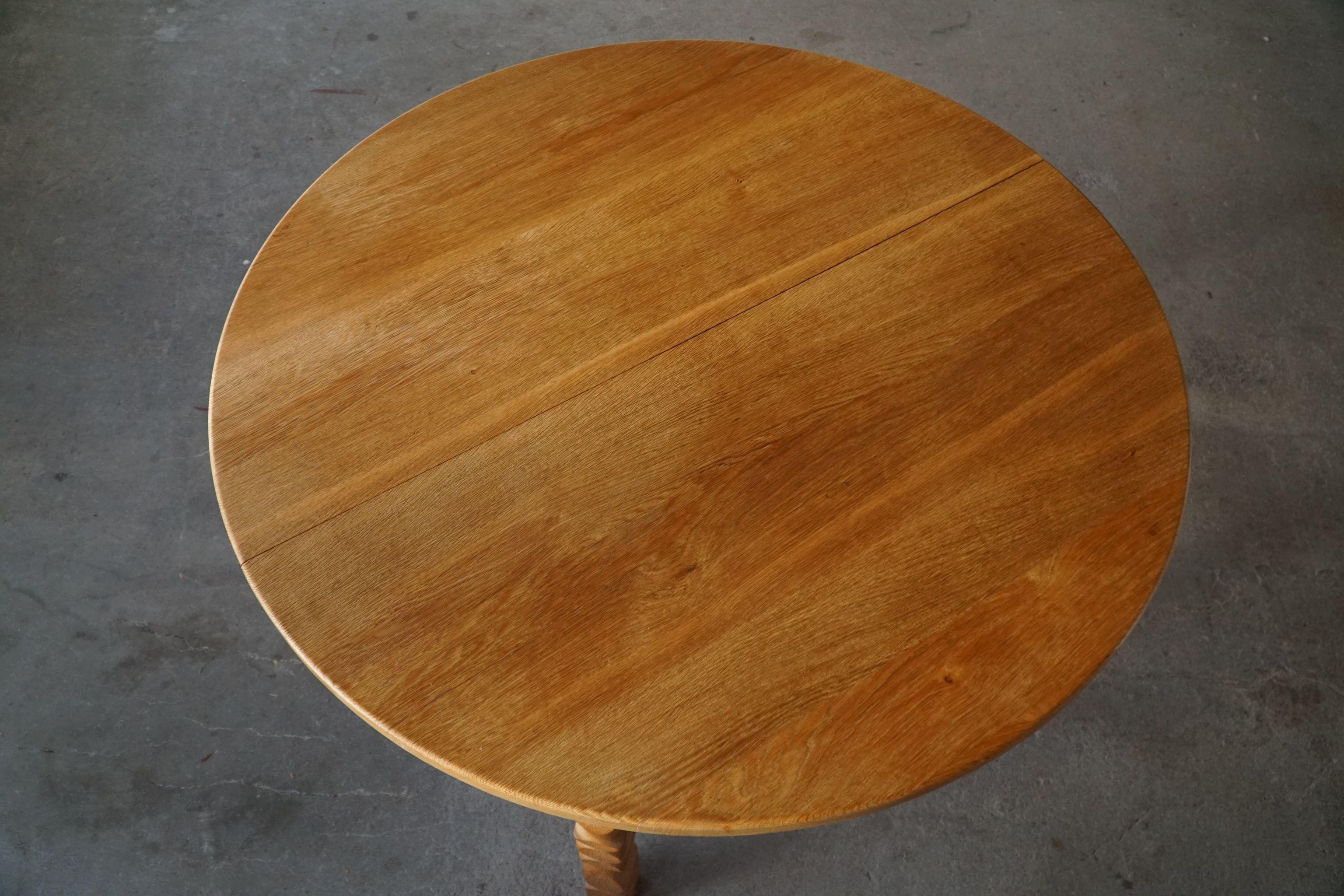 Mid-Century Danish Round Dining Table in Solid Oak with Two Extensions, 1960s 1