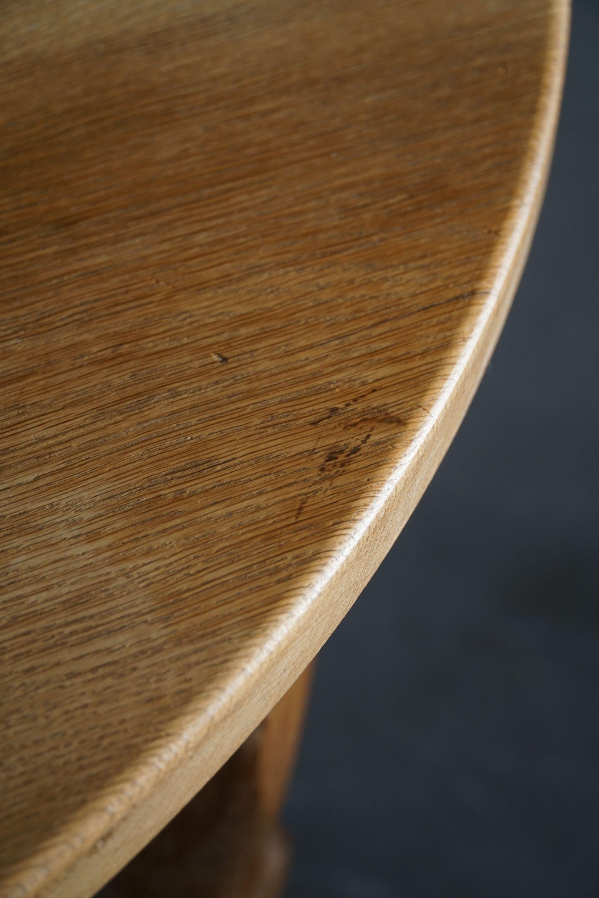 Mid-Century Danish Round Dining Table in Solid Oak with Two Extensions, 1960s 4