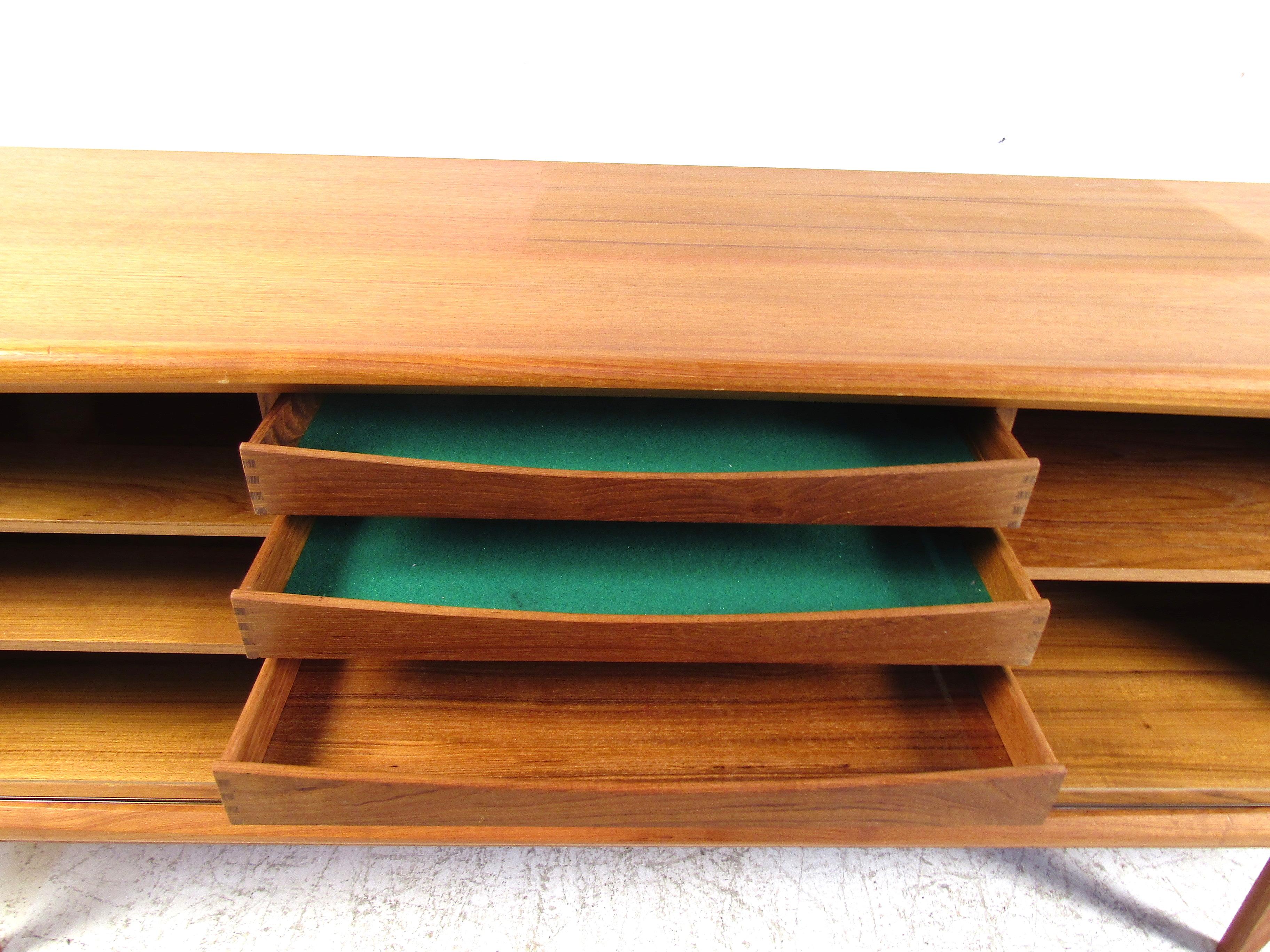 Midcentury Danish Server in Teak 3