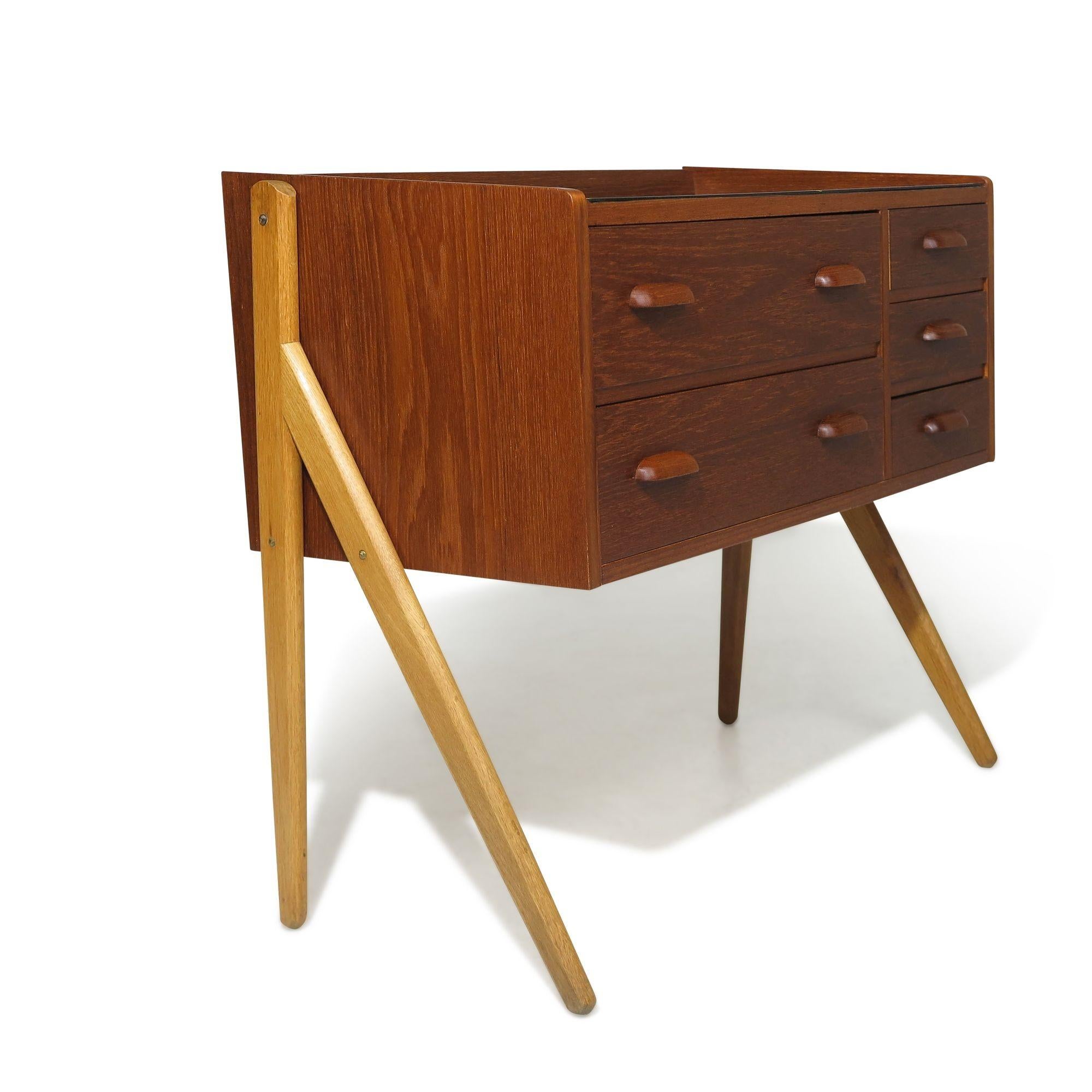 Mid-century Danish Sigfred Omann Teak Nightstand Cabinet In Good Condition For Sale In Oakland, CA