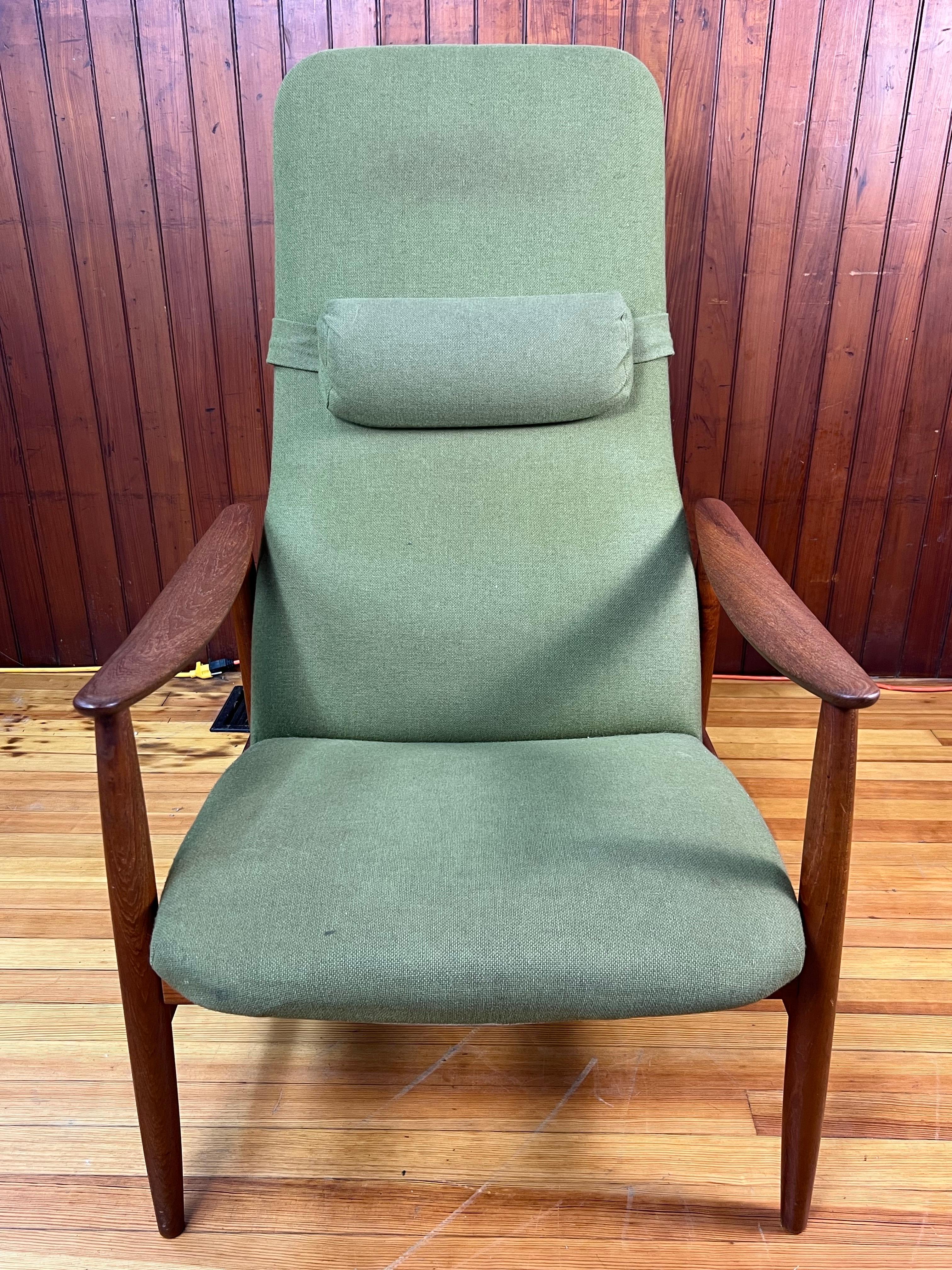 Mid Century Danish Massiv Teak Hochlehner Sessel im Zustand „Gut“ im Angebot in Esperance, NY
