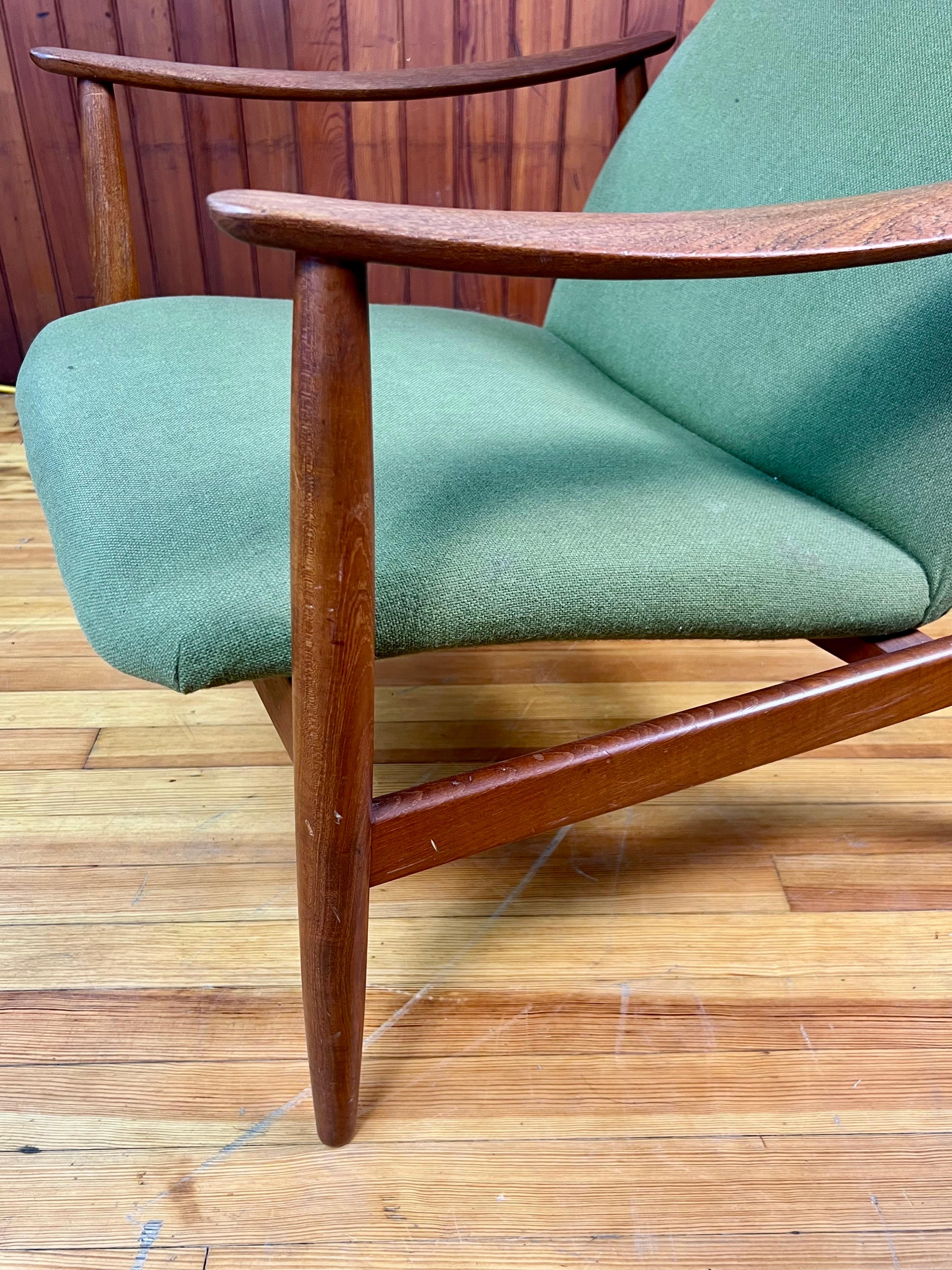 Mid Century Danish Massiv Teak Hochlehner Sessel (Teakholz) im Angebot