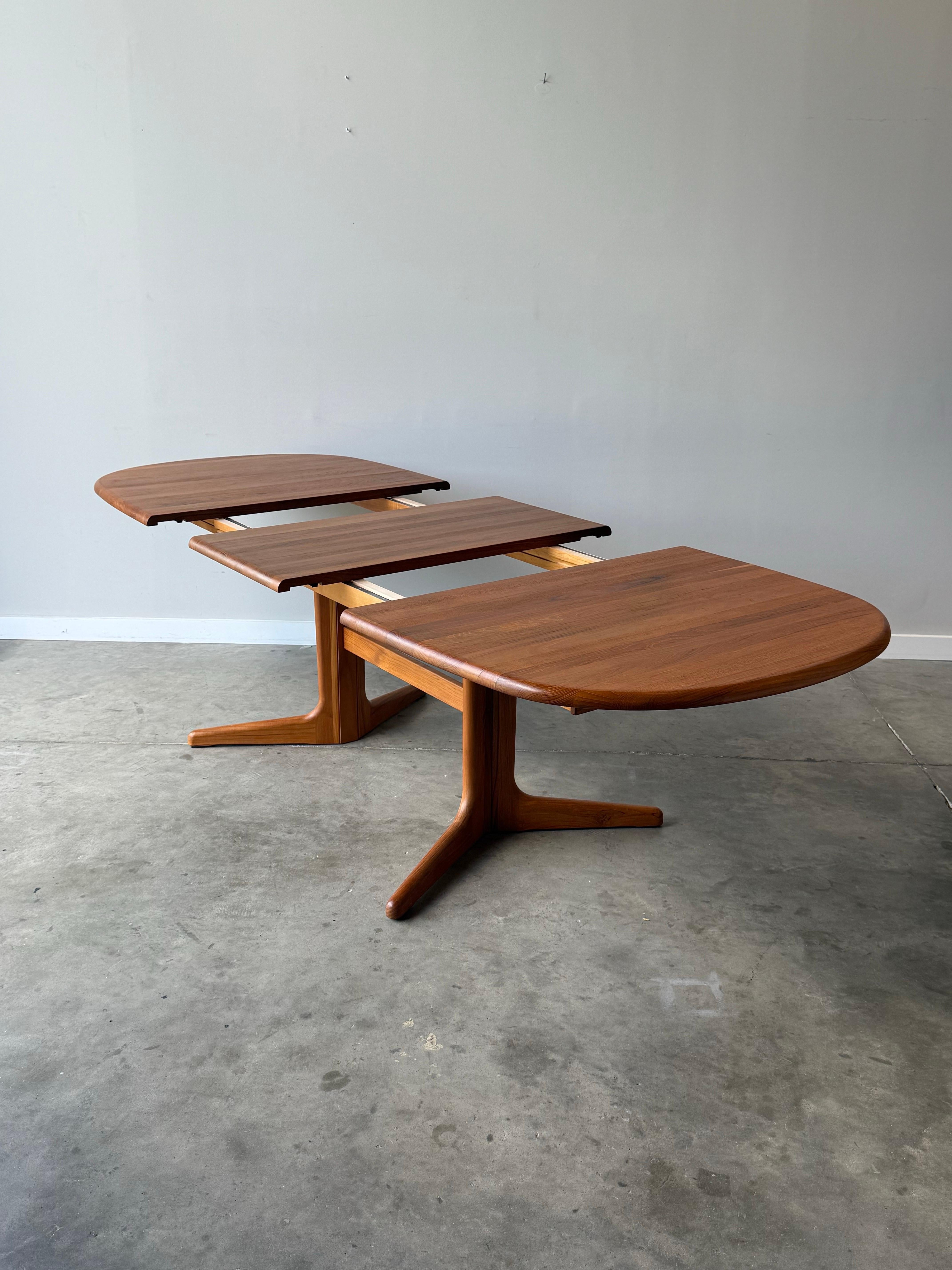 Mid-Century Danish Solid Teak Oval Dining Table For Sale 4