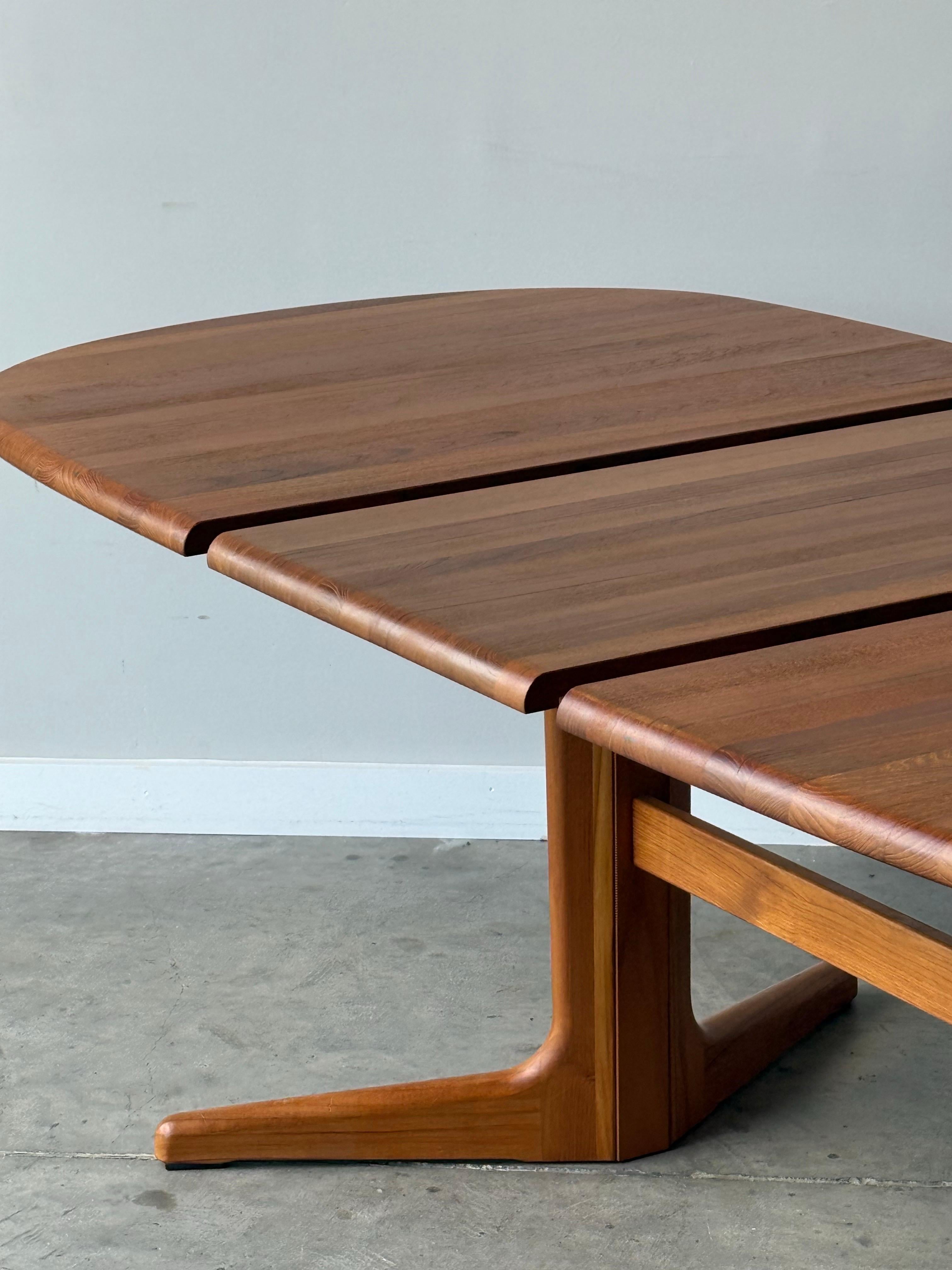 Mid-Century Danish Solid Teak Oval Dining Table For Sale 5