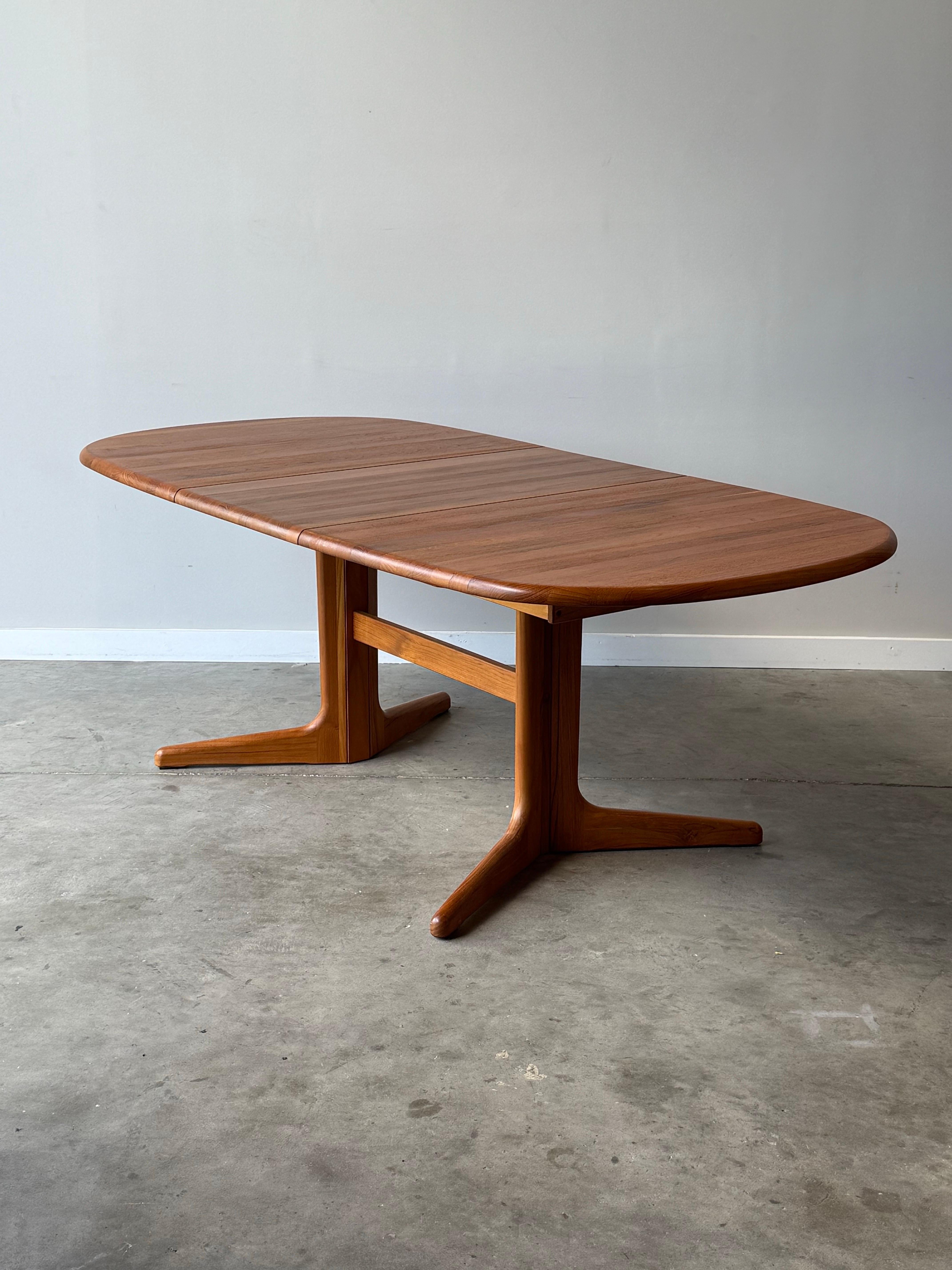 Mid-Century Danish Solid Teak Oval Dining Table For Sale 6