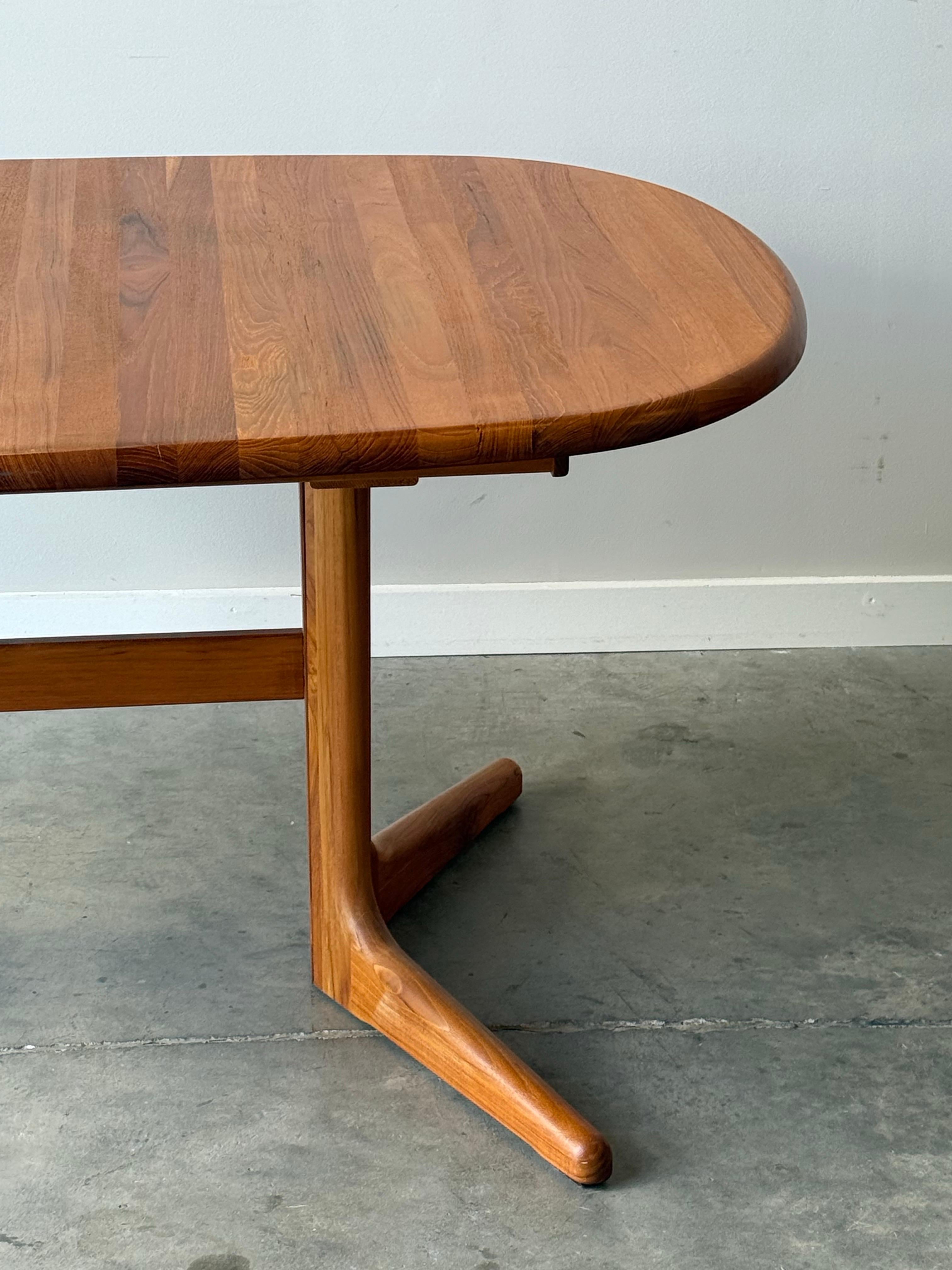 Late 20th Century Mid-Century Danish Solid Teak Oval Dining Table For Sale