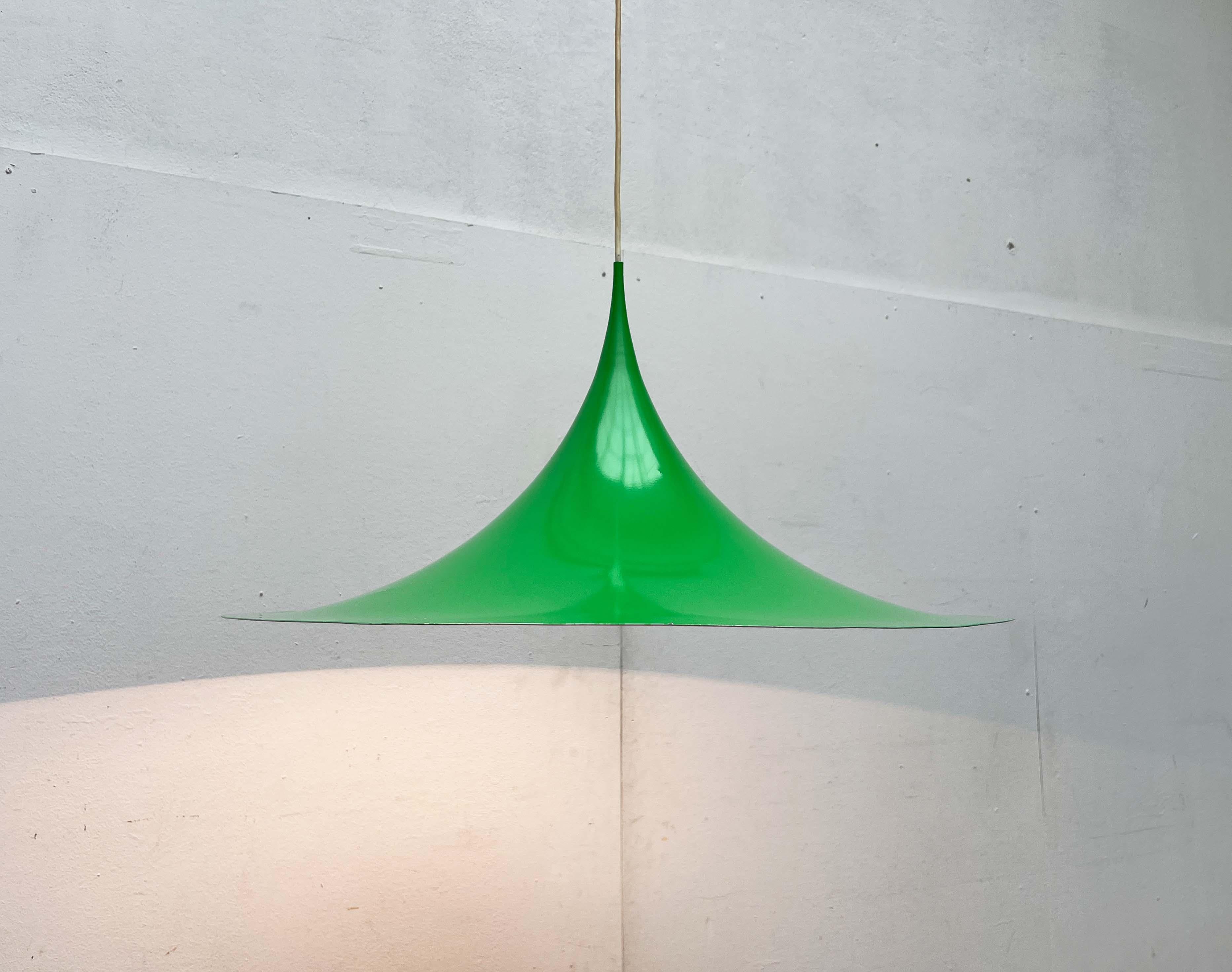 Pendentif semi-tulipe vert du Danemark du milieu du siècle Space par Fog & Mørup, 1960s en vente 8