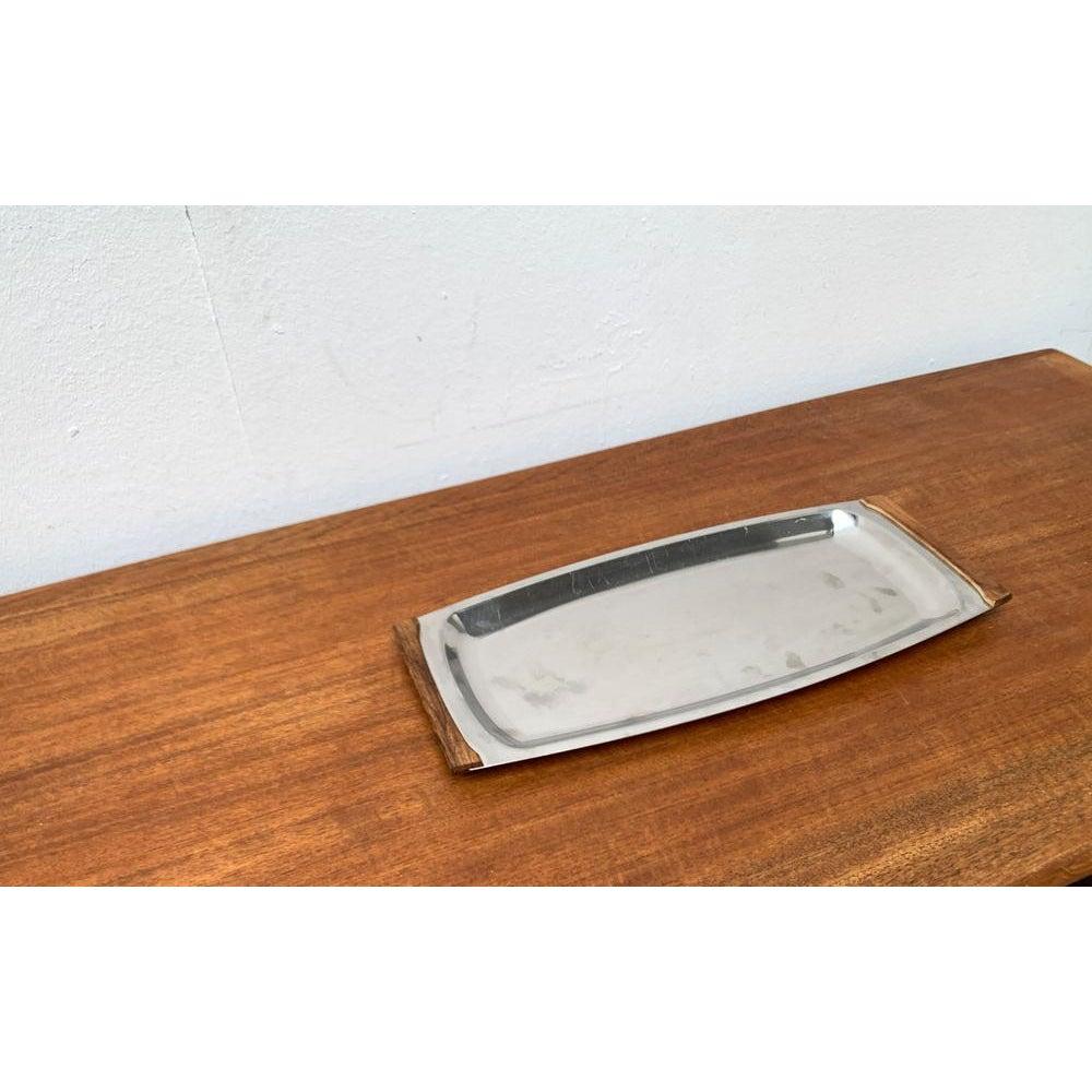 Bandeja danesa de mediados de siglo en acero inoxidable y teca de Lundtofte, Dinamarca, años 60 en venta 3