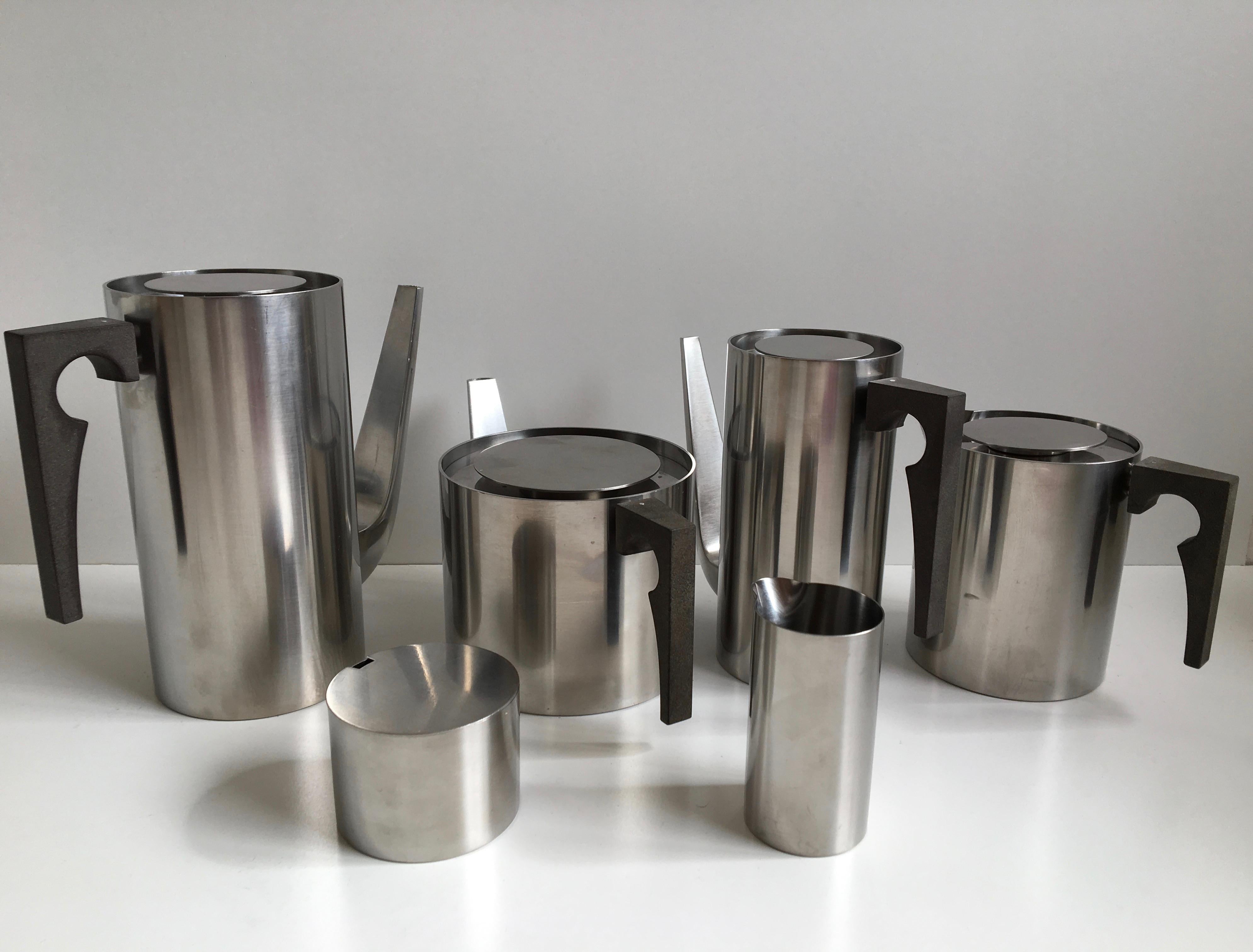 Midcentury Danish Stainless Steel Tea or Coffee Set by Arne Jacobsen for Stelton (Moderne der Mitte des Jahrhunderts) im Angebot