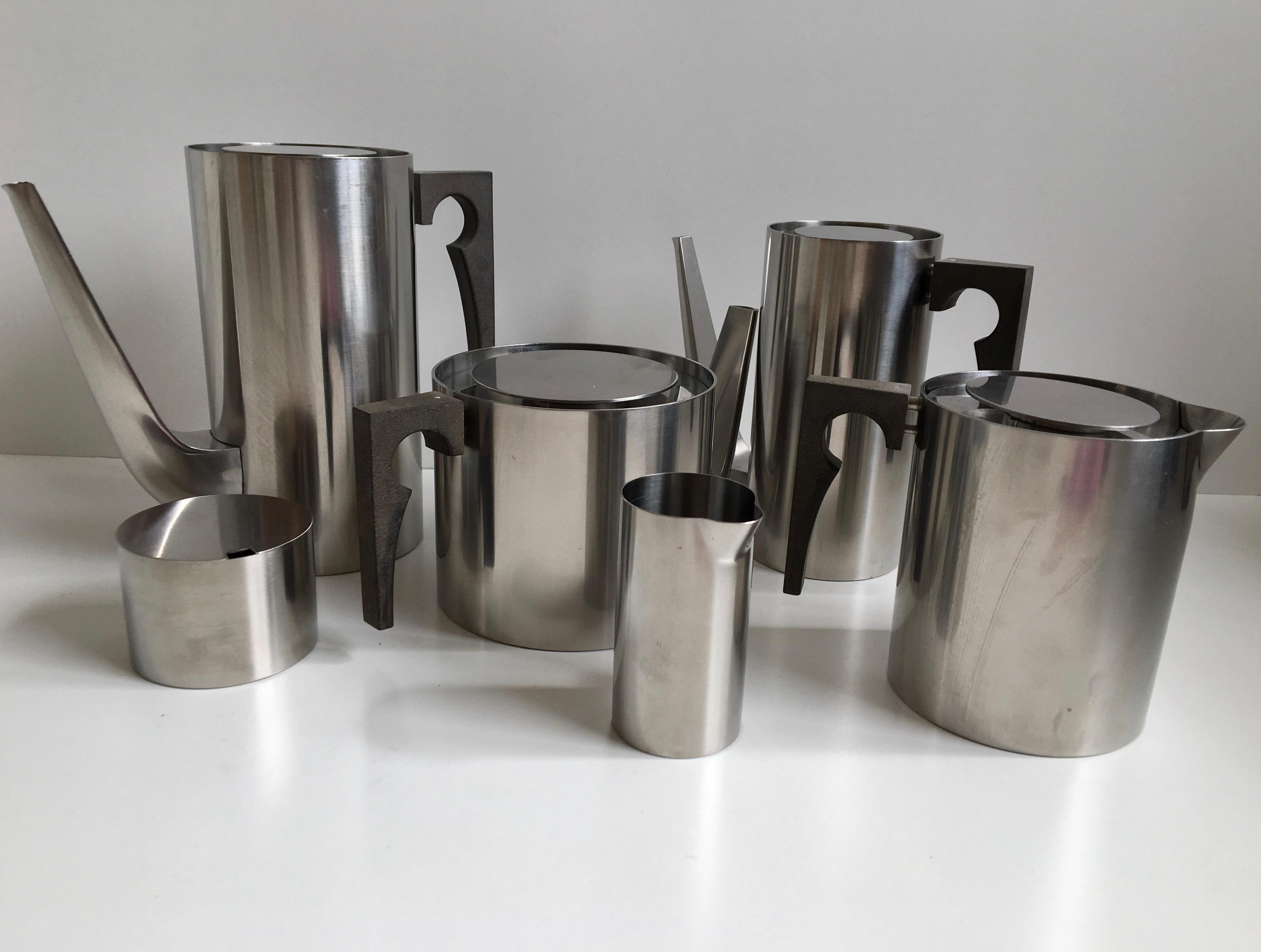 Midcentury Danish Stainless Steel Tea or Coffee Set by Arne Jacobsen for Stelton (Dänisch) im Angebot