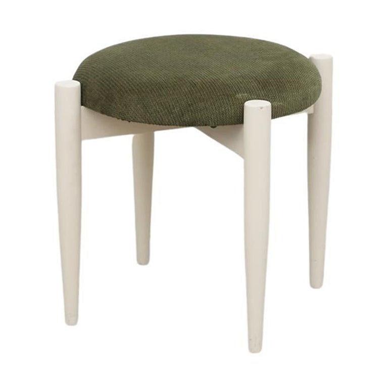 Tabouret danois du milieu du siècle dernier avec assise tapissée verte et cadre laqué blanc en vente