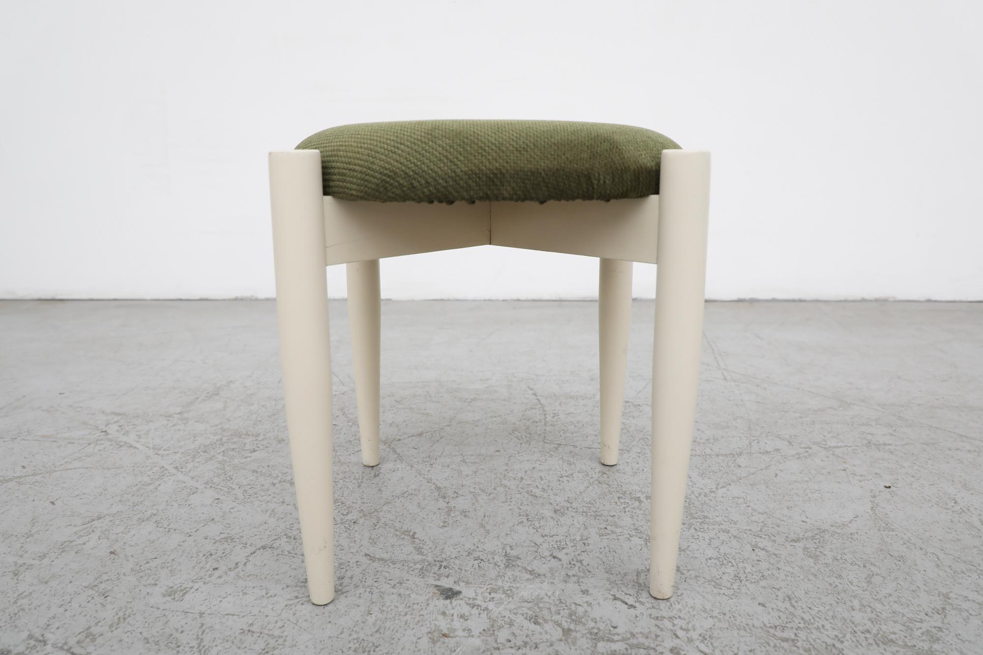 Mid-Century Danish Stool with Green Upholstered Seat and White Lacquered Frame For Sale 4
