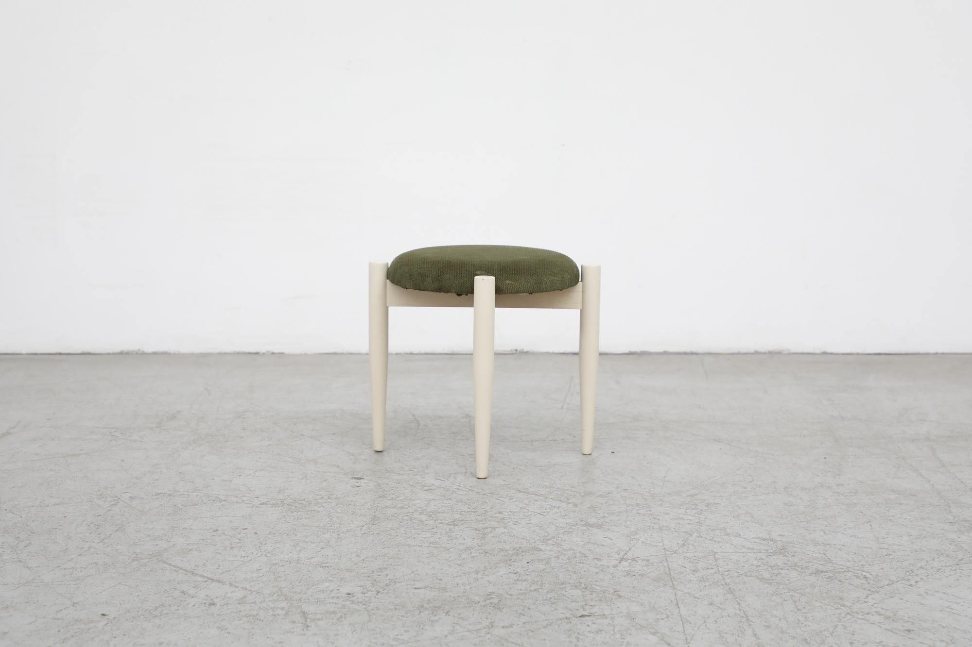 Mid-Century Danish Stool with Green Upholstered Seat and White Lacquered Frame In Good Condition For Sale In Los Angeles, CA