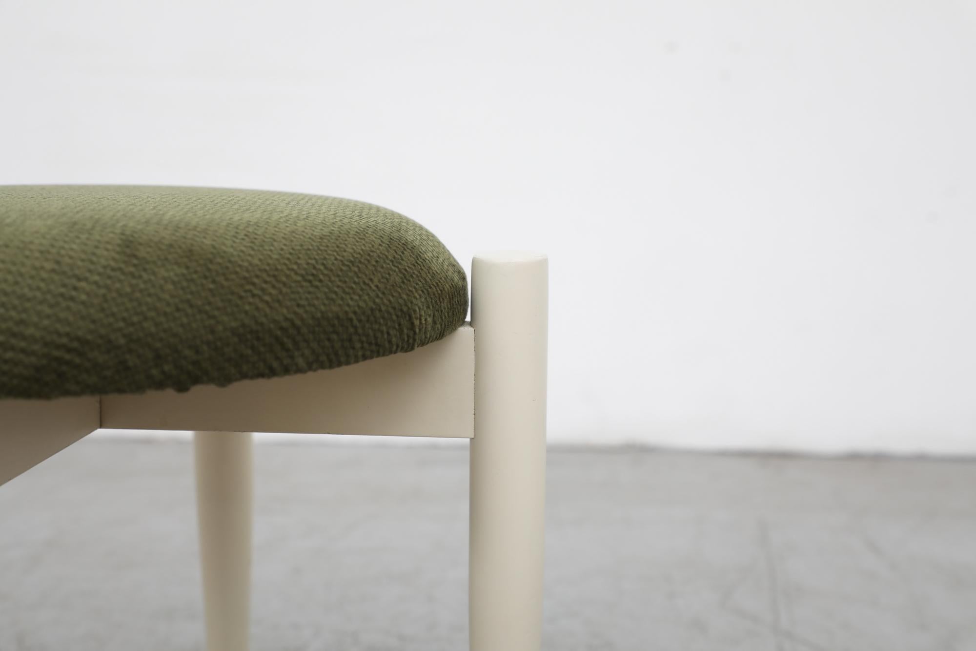 Mid-Century Danish Stool with Green Upholstered Seat and White Lacquered Frame For Sale 2