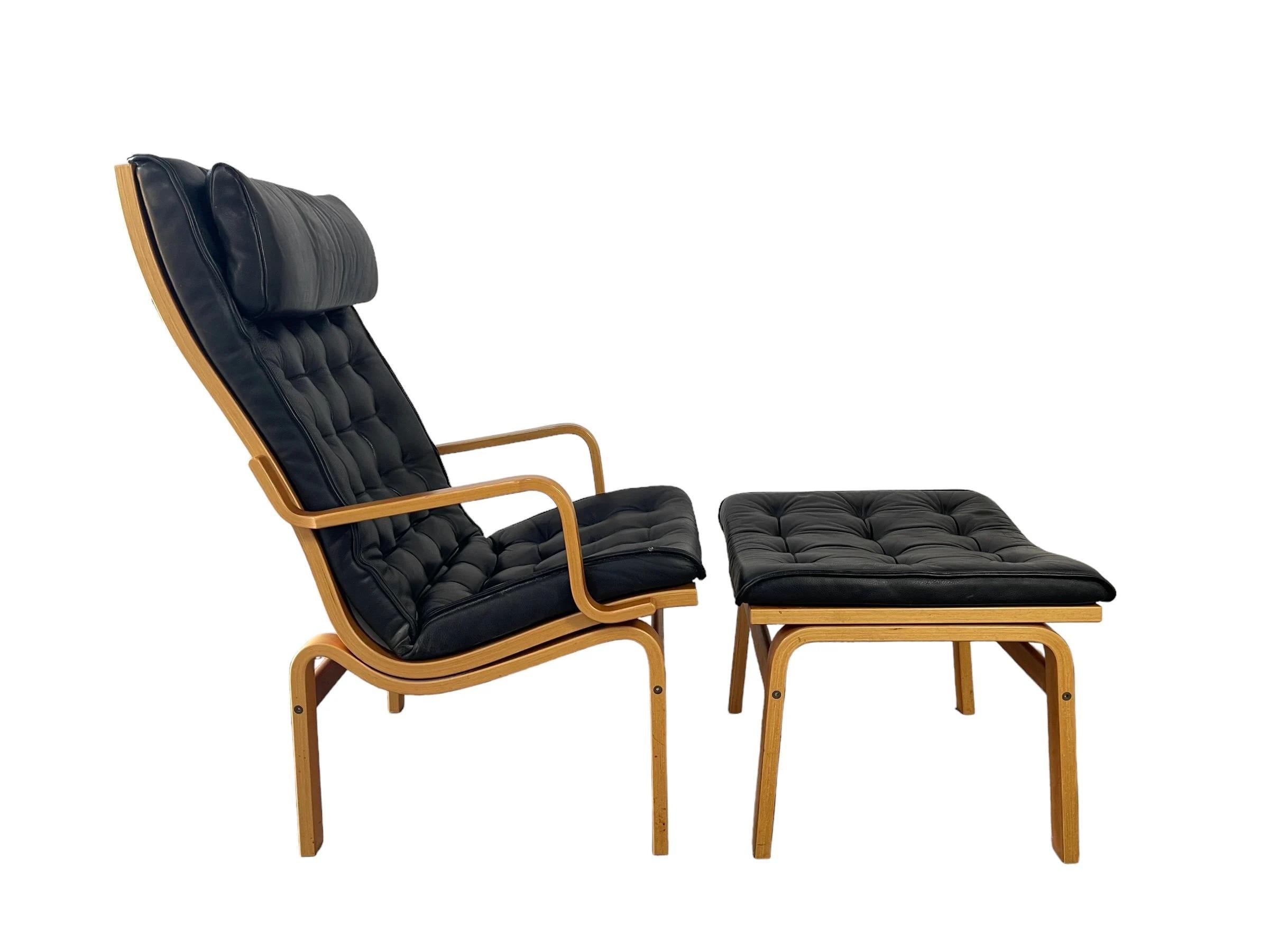 Mid Century Danish Stouby lounge chair with footrest In Good Condition In Hudson, NY