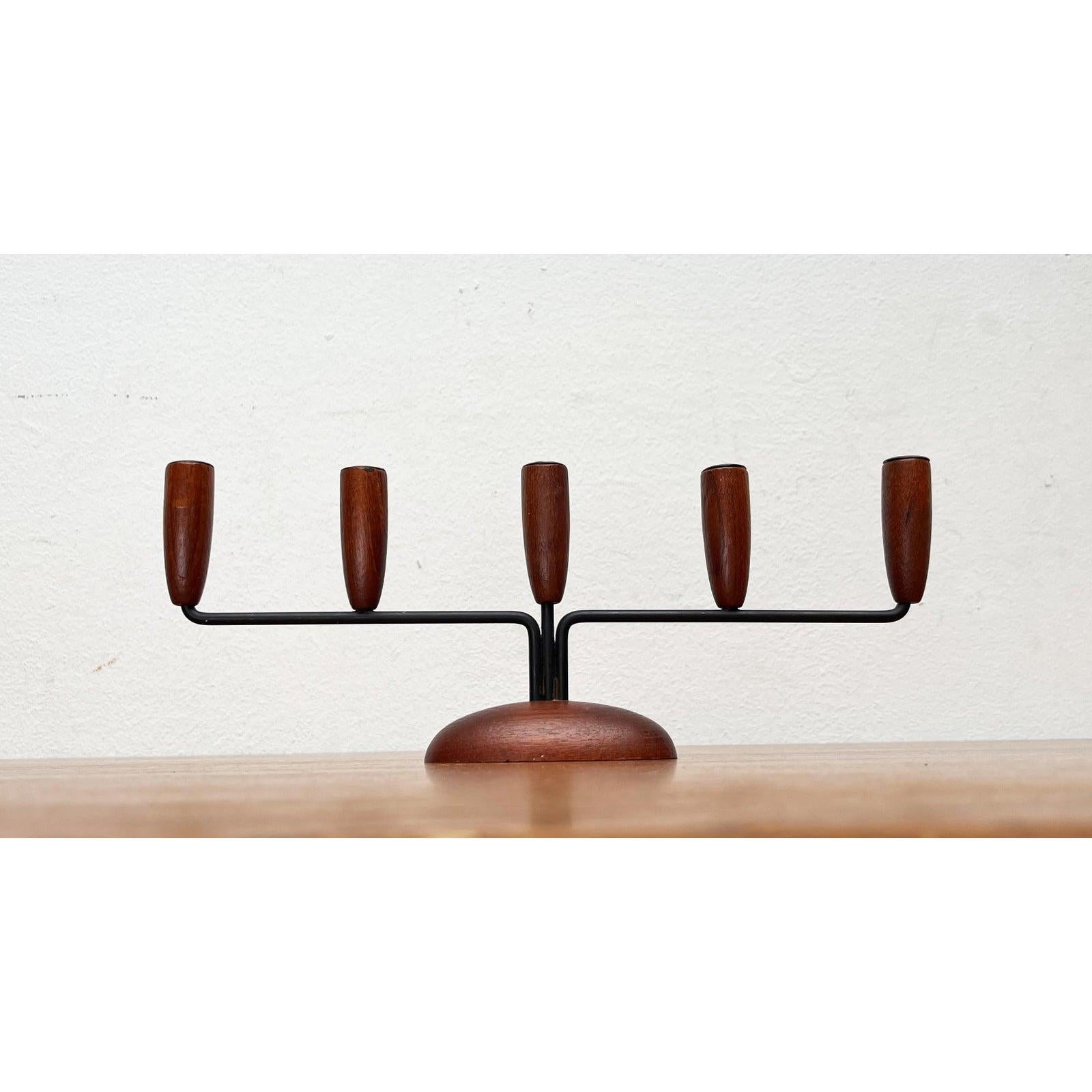 Portacandele in teak in stile stringa danese del metà secolo 1960 in vendita 4