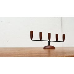 Dänischer String-Stil Teakholz-Kerzenständer aus der Jahrhundertmitte 1960