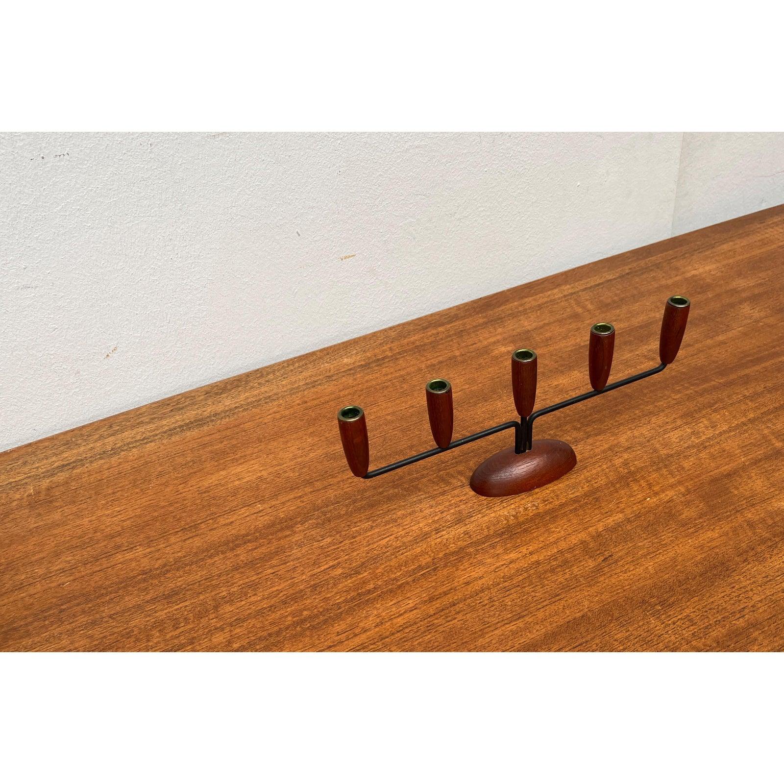 Danese Portacandele in teak in stile stringa danese del metà secolo 1960 in vendita