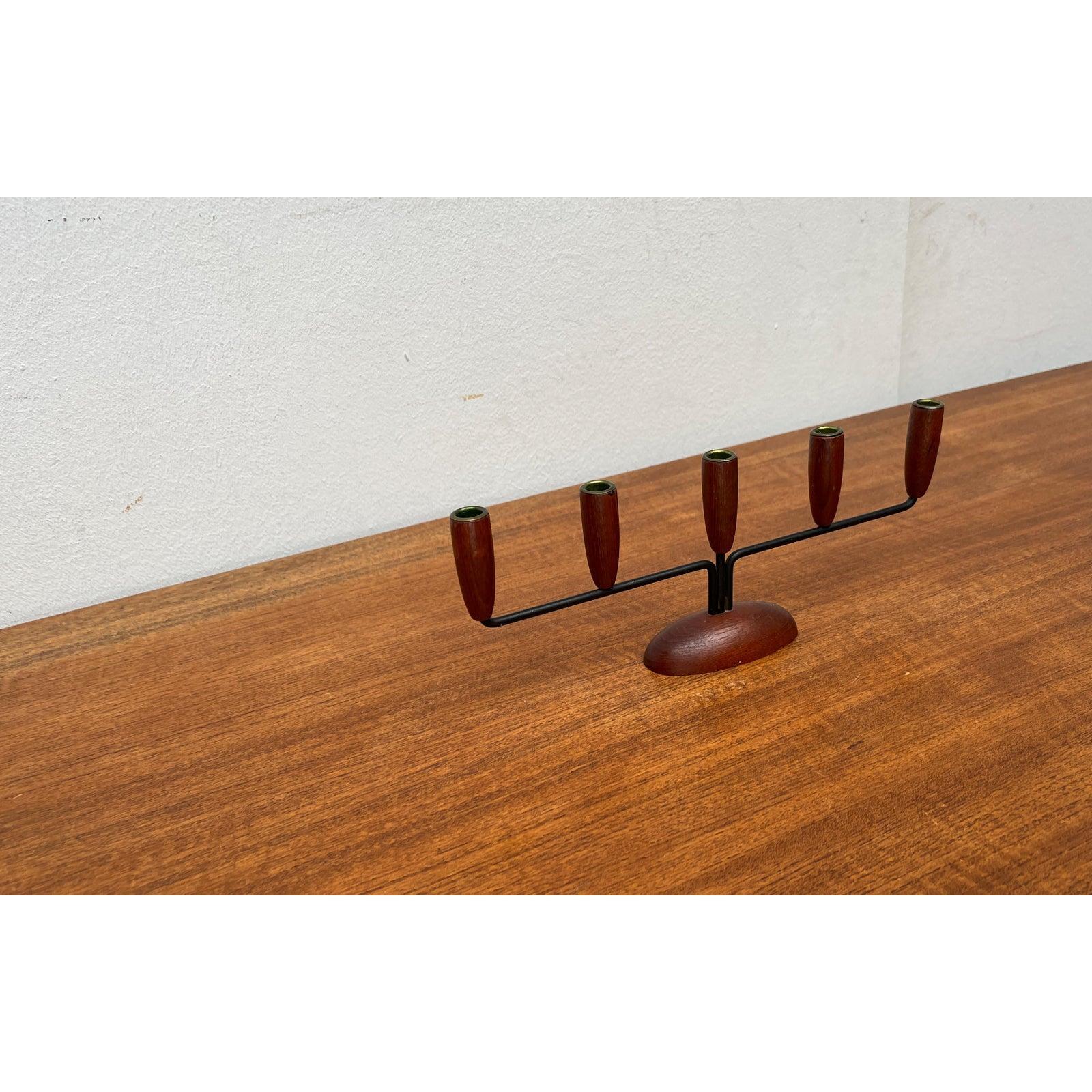 Portacandele in teak in stile stringa danese del metà secolo 1960 in vendita 1