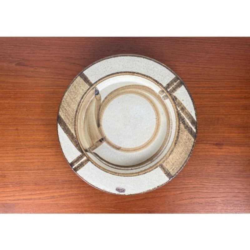 Mid-Century Danish Studio Pottery Bowl by Aksel Larsen for Axella, 1960s, in Very Good conditions. Designed 1960 to 1969 This piece has an attribution mark,
Official proof of authenticity such as vintage catalogs, designer records or other