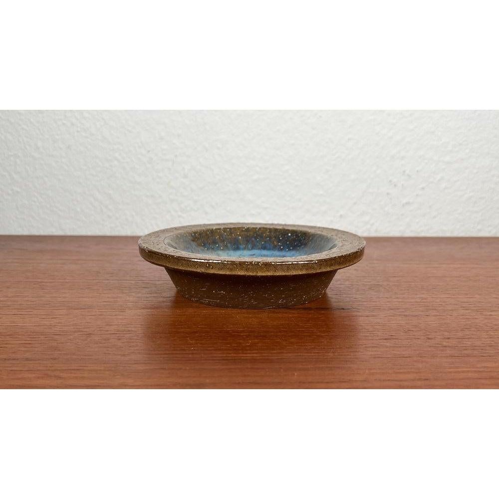 Ciotola in Studio Pottery danese di metà secolo di Michael Andersen, anni '60 in vendita 2
