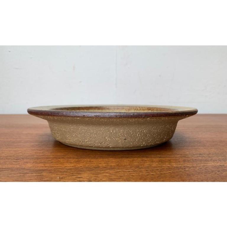 Bol en Studio Pottery danois du milieu du siècle de Søholm, années 1960 en vente 3