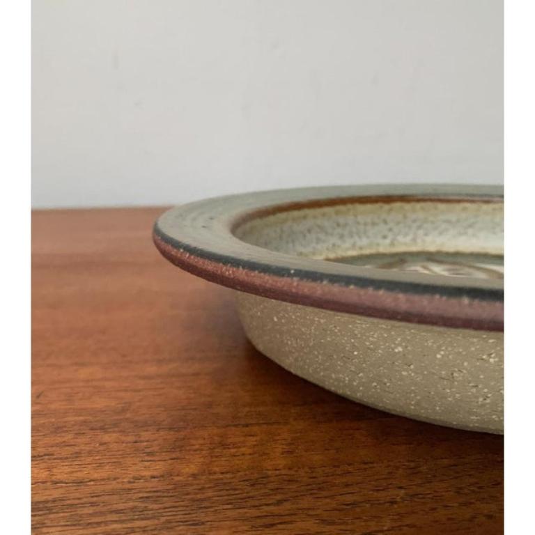 Dänische Studio Pottery Schale aus der Jahrhundertmitte von Søholm (Keramik) im Angebot