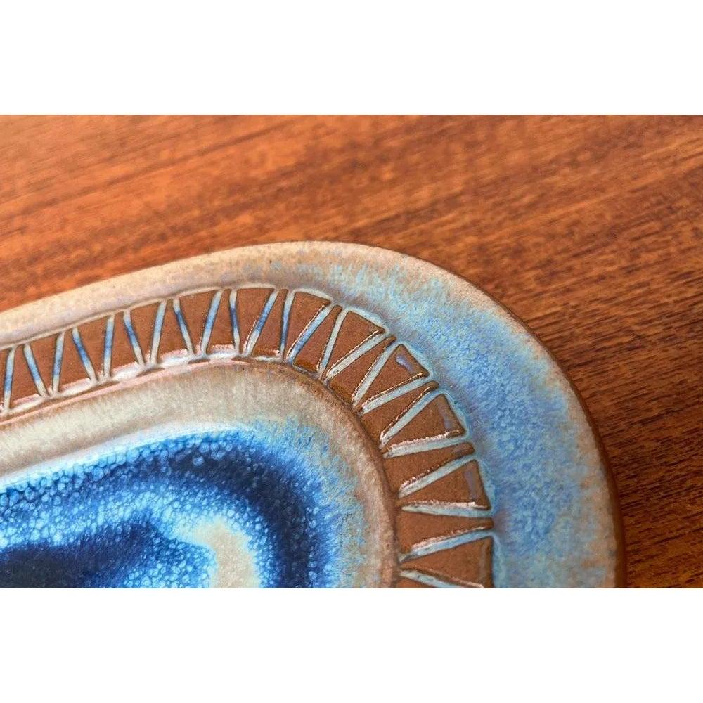 XX secolo Piatto a forma di ciotola in Studio Pottery danese di metà secolo di Michael Andersen, anni '60 in vendita