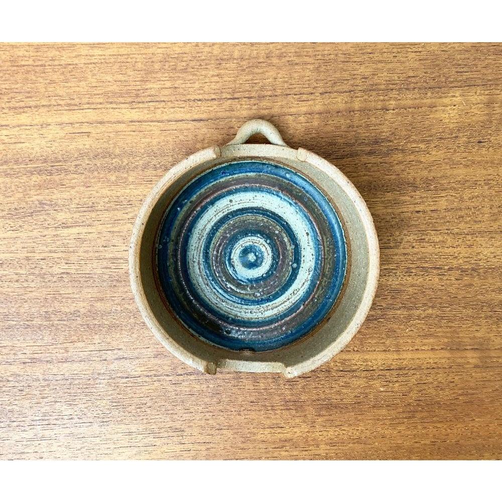 Portacandele in Studio Pottery danese di metà secolo di Kate e Klaus Friederichsen per Finke Keramik, anni '70, in ottime condizioni. Disegnato dal 1970 al 1979 Questo pezzo ha un marchio di attribuzione.

Informazioni aggiuntive:
Materiali: