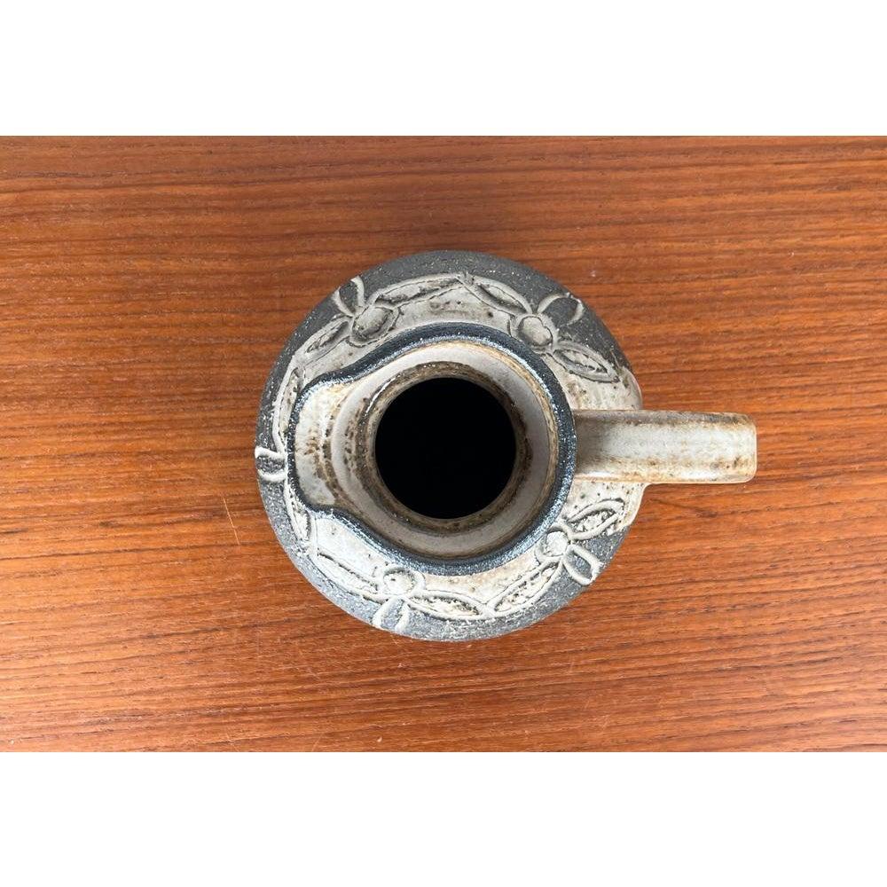 Mid-Century moderno Vaso a caraffa in Studio Pottery danese di metà secolo da Lovemos in vendita