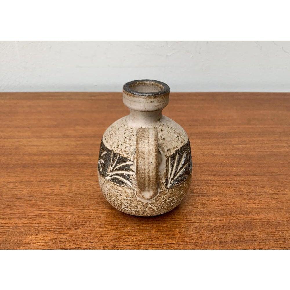 Mid-Century moderno Vaso a caraffa in Studio Pottery danese di metà secolo di Løvemose, anni '60 in vendita