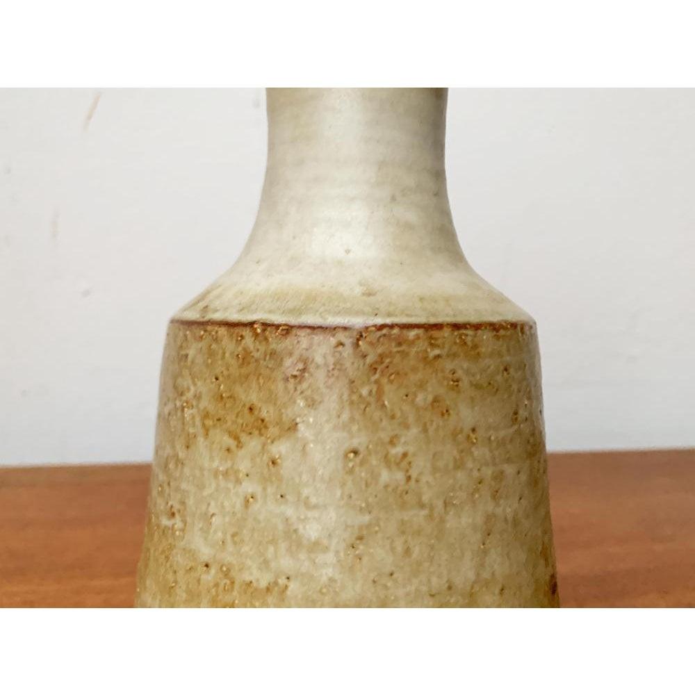 Dänische Studio Pottery Minimalistische Vase aus der Jahrhundertmitte von Søholm, 1960er Jahre im Zustand „Relativ gut“ im Angebot in Hamburg, DE
