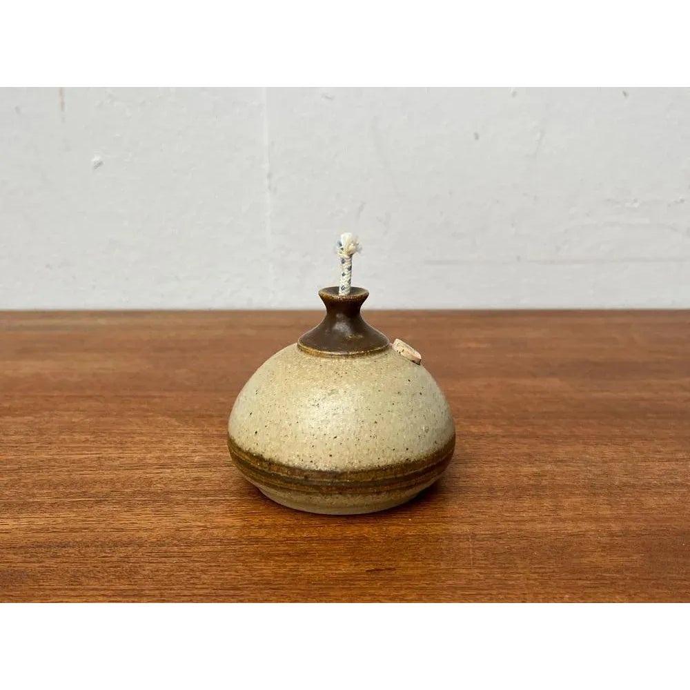 Lampada a olio in Studio Pottery danese di metà secolo di Bjergard, anni '60 in vendita 1