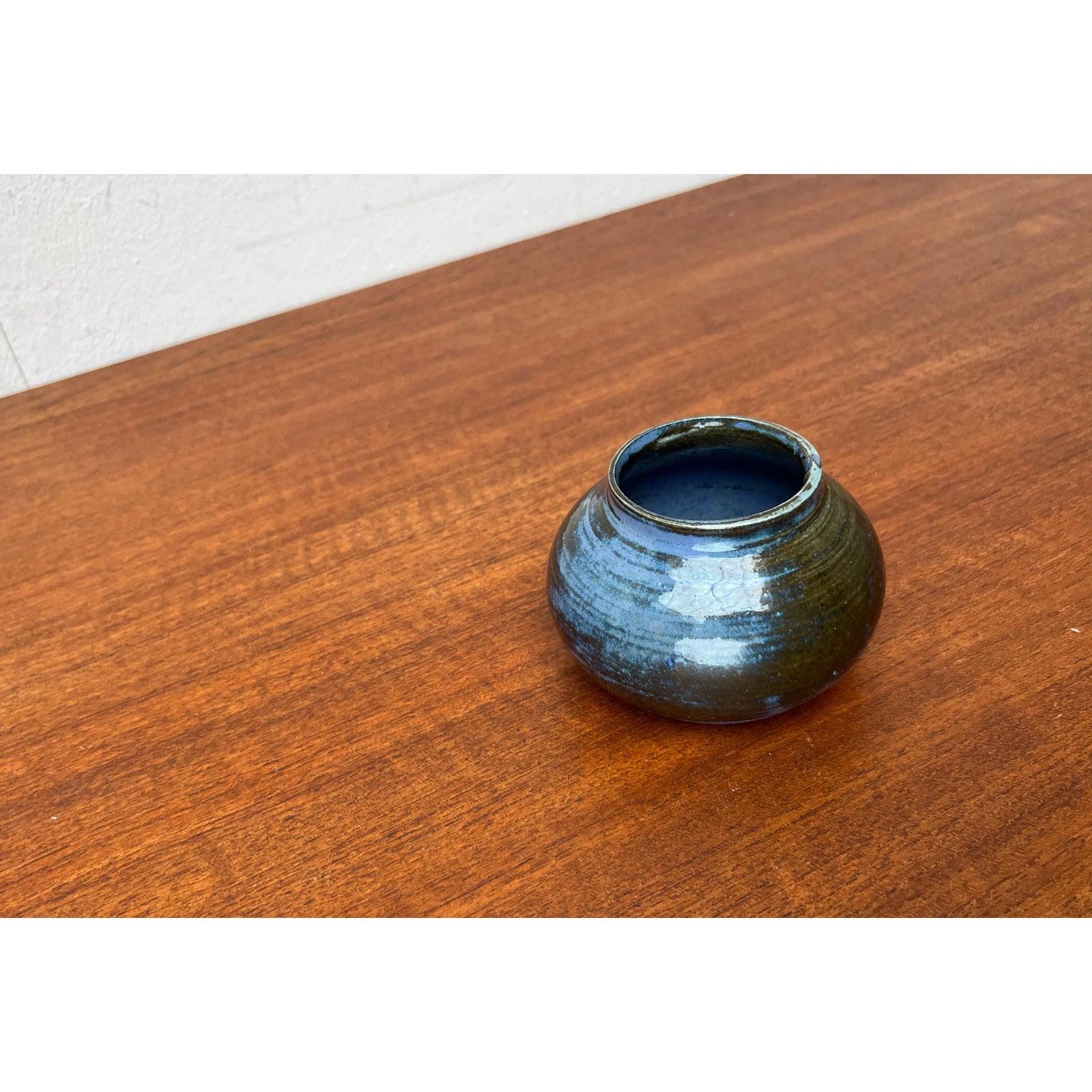 Mid-Century moderno Vaso di Studio Pottery danese del 1960 di Cecilie Frausing, metà secolo. in vendita