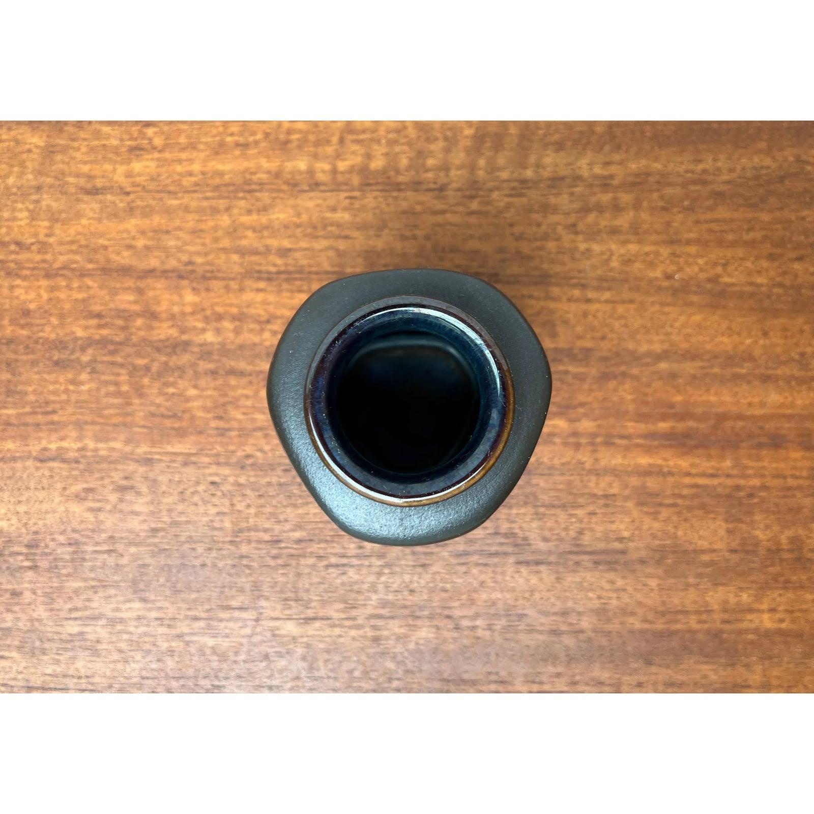 Mid-Century moderno Vaso in Studio Pottery danese di metà secolo di Einar Johansen per Søholm, anni '60 in vendita