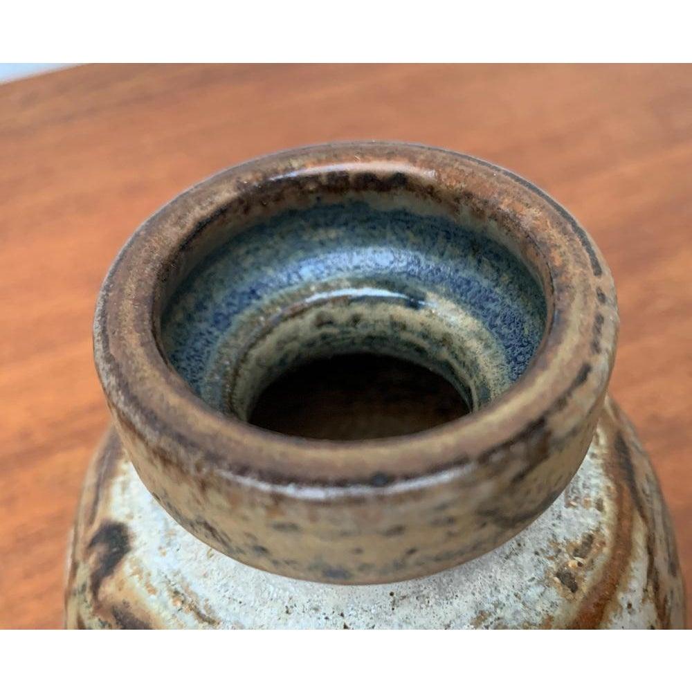 Mid-Century moderno Vaso di Studio Pottery danese di metà secolo di Søholm in vendita