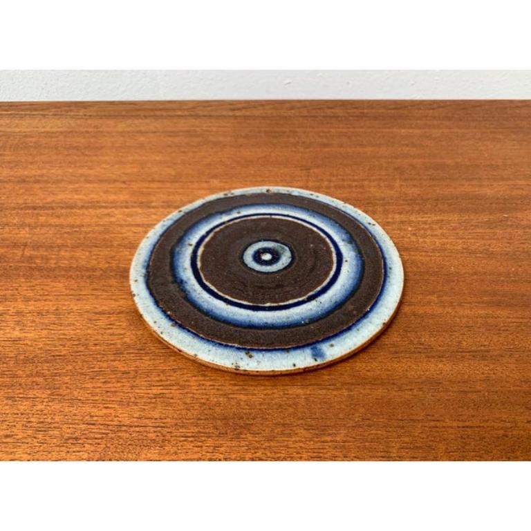 Mid-Century Danish Studio Pottery Wall Plaque Plate by Helle Allpass, 1960s In Excellent Condition For Sale In Hamburg, DE