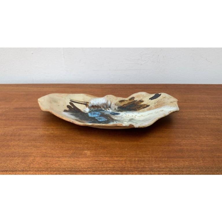 Dänischer Wandteller aus Studio Pottery aus der Jahrhundertmitte von Bent Stubbe Teglbjaerg, 1960er Jahre im Zustand „Hervorragend“ im Angebot in Hamburg, DE