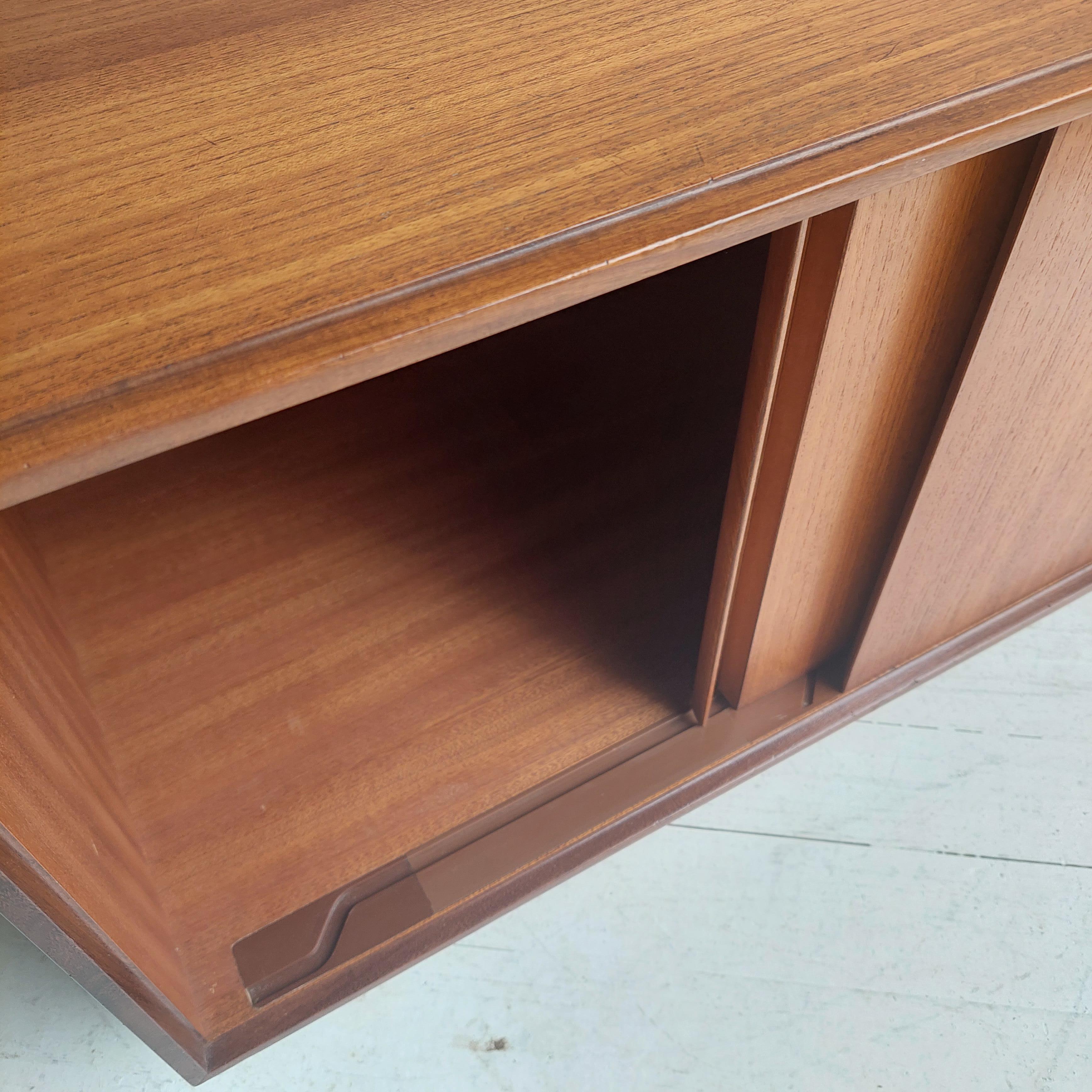 Mid Century Danish Style G Plan ‘Form 5’ Teak Low compact Sideboard storage unit In Good Condition In Leamington Spa, GB