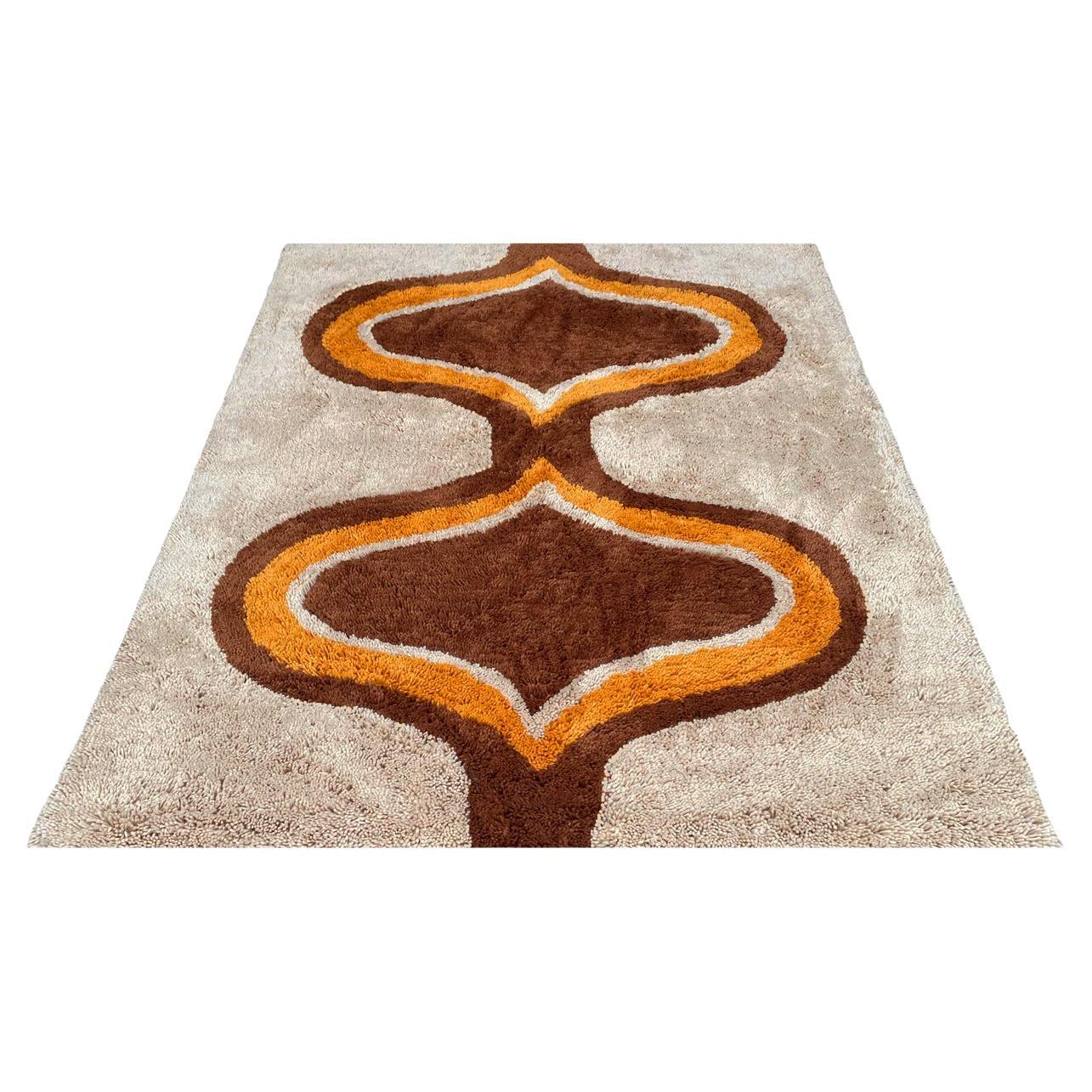 Rya-Teppich im dänischen Mid-Century-Stil mit modernem Design in Gelb und Braun  im Angebot