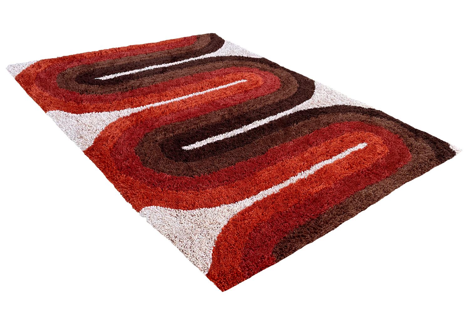 Indian Mid-Century Danish Style Rya Area Shag Rug in Red & Orange Modern Wave Design For Sale
