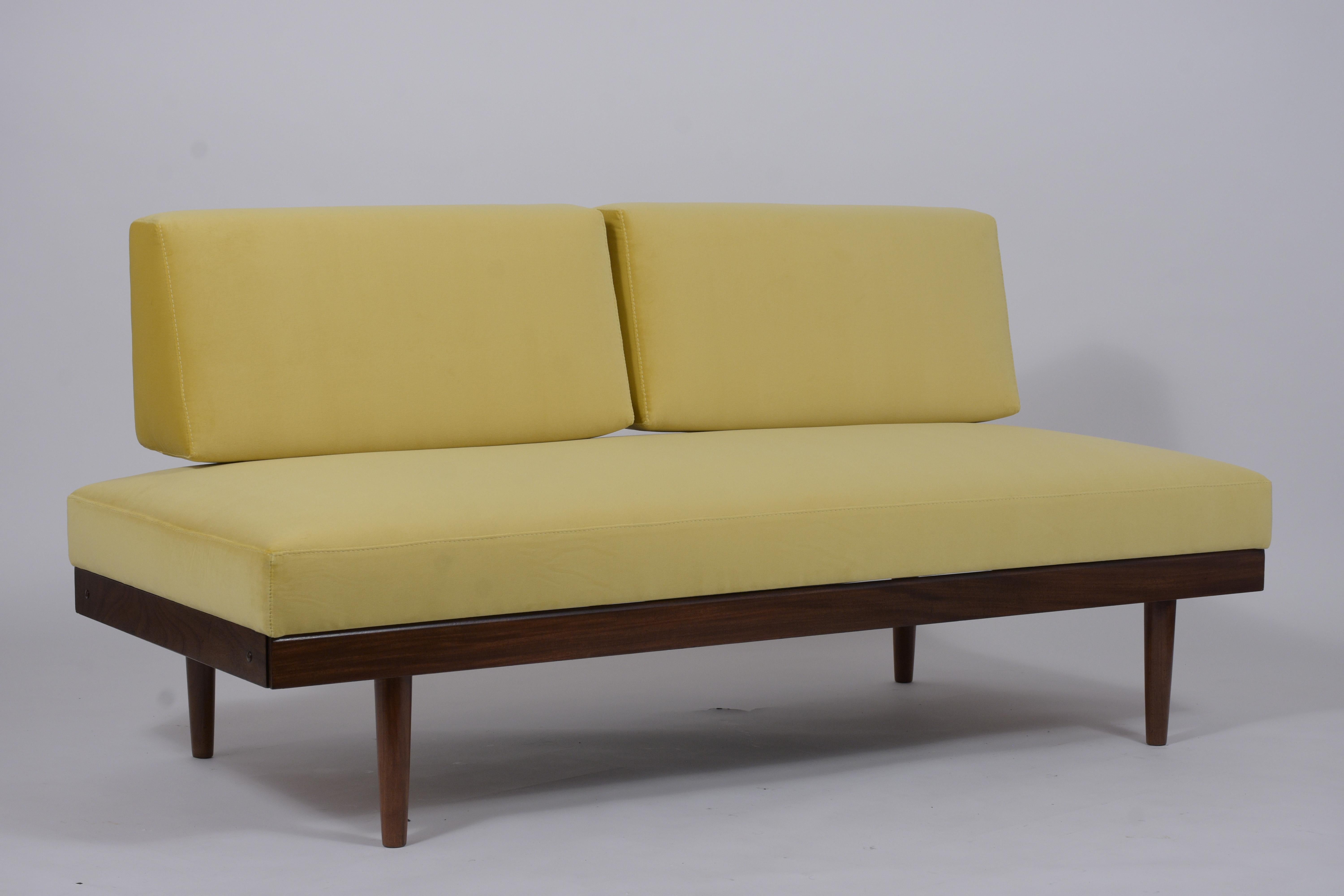 Danish Style Mid Century Modern Sofa In Good Condition In Los Angeles, CA