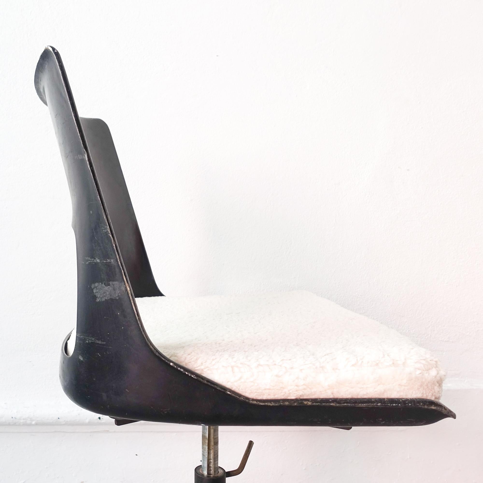 Mid-Century Danish Swivel Chair, Model KK-1A, by Kay Korbing for Fibrex Denmark 8