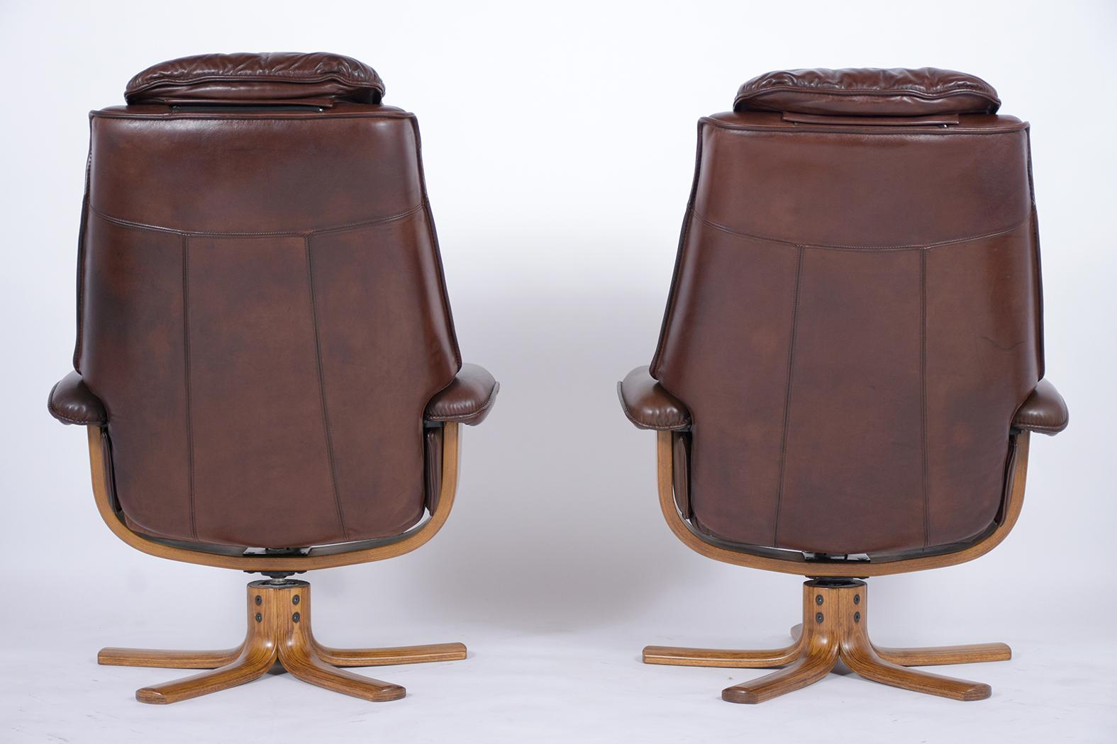 1980s Danish Leather Lounge Chair & Ottoman Set - Vintage Elegance For Sale 4