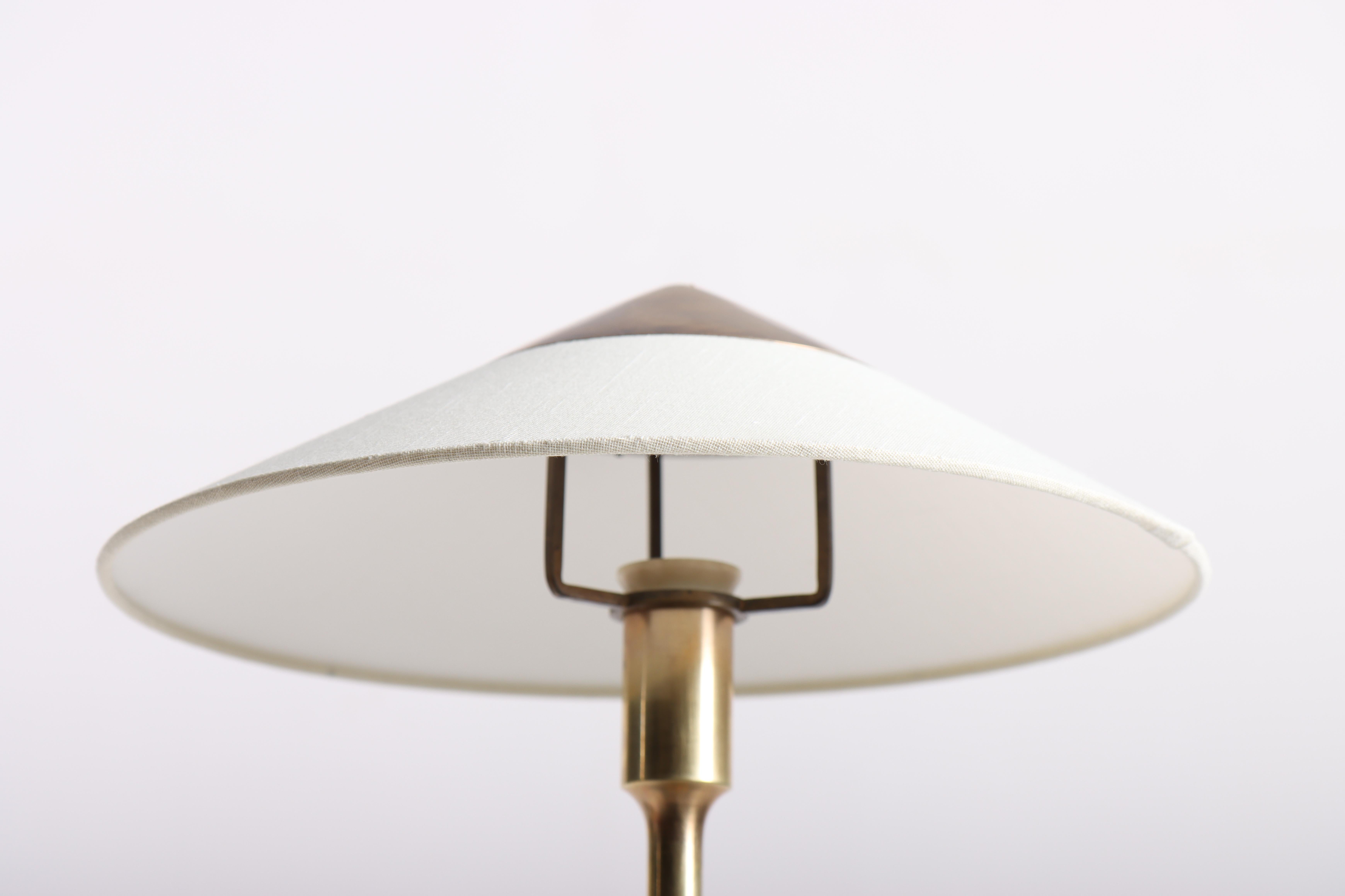 Scandinavian Modern Mid-Century Danish Table Lamp in Brass, 1950s For Sale