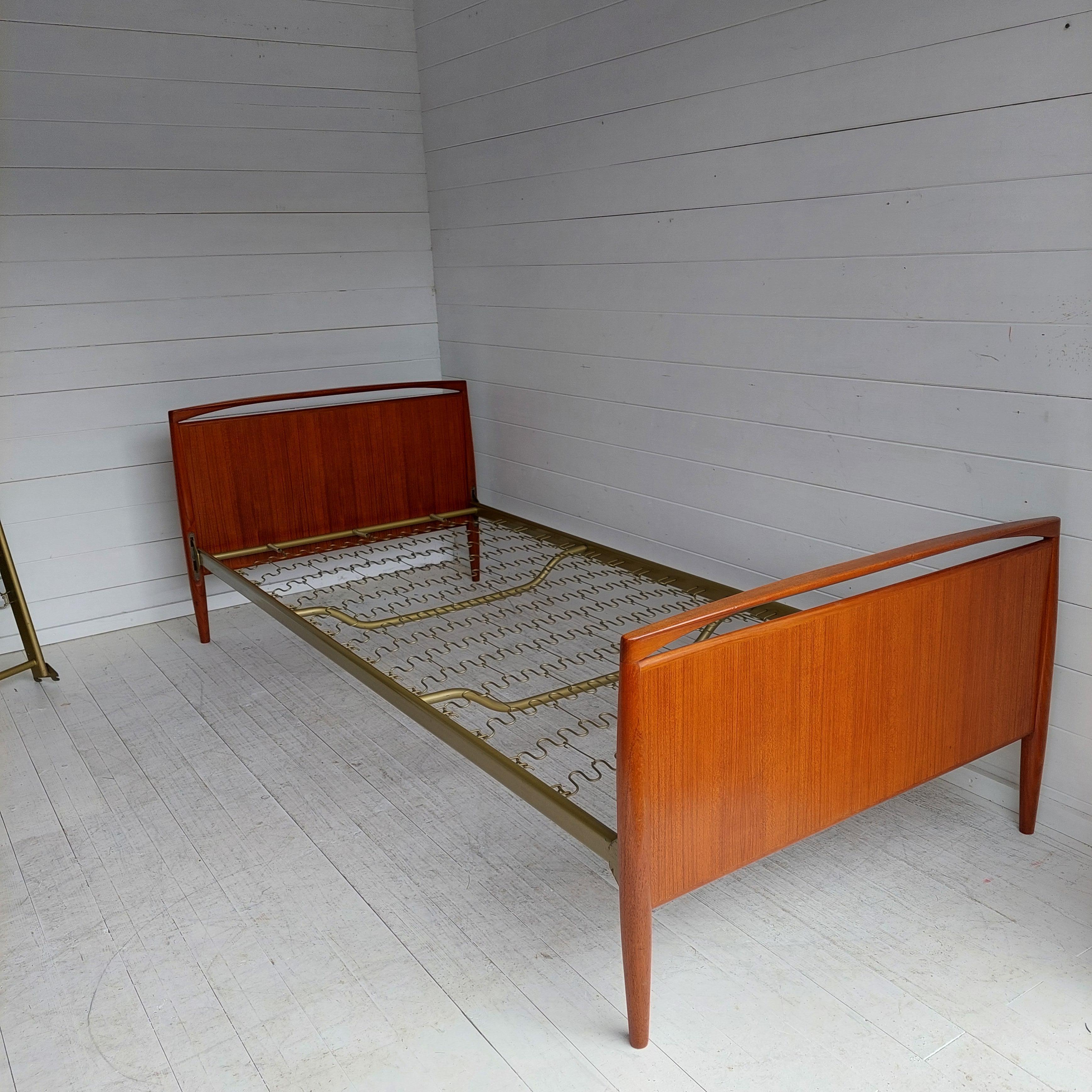 Mid Century Danish Teak 2 Single beds Kai Kristiansen daybeds for Magnus Olesen For Sale 2