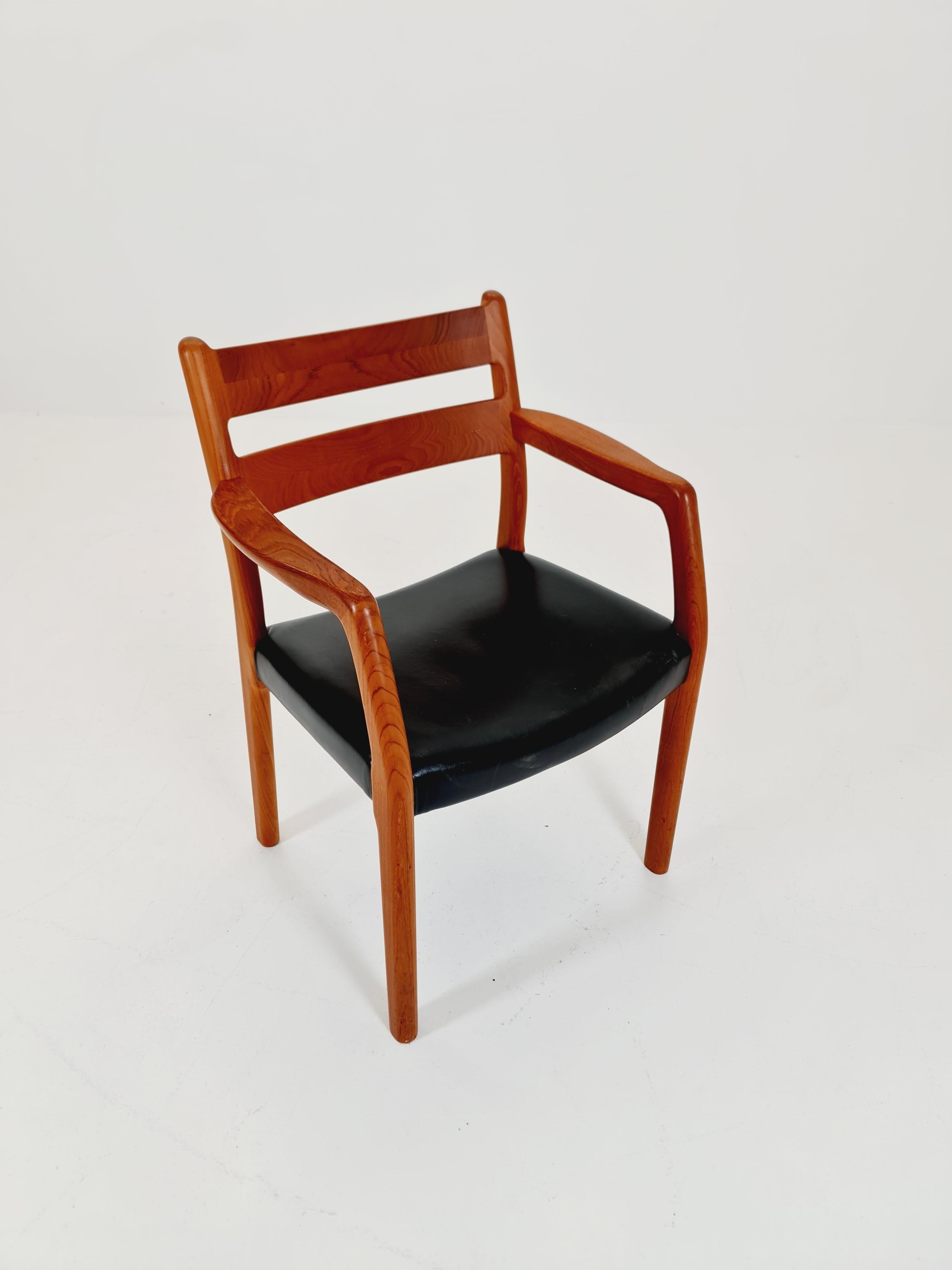 Sillón danés de teca de mediados de siglo de ERIK KIRKEGAARD para Glostrup  de los años 60 Danés en venta