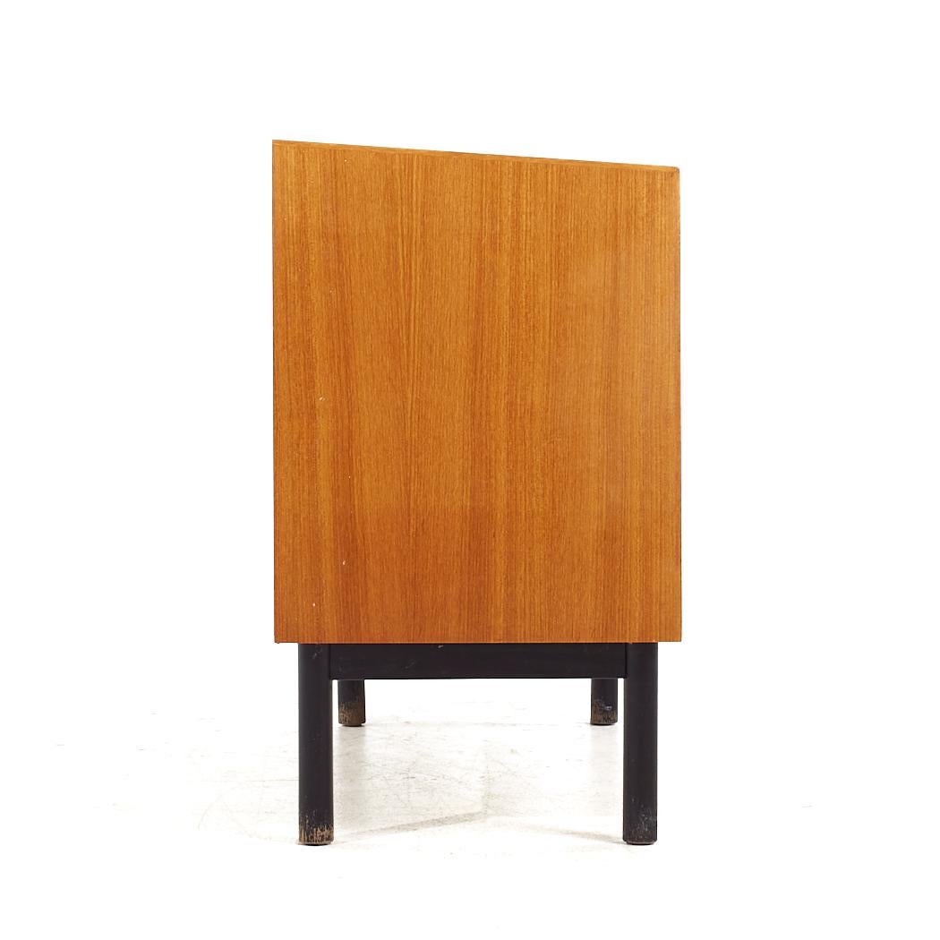 Mid Century Danish Teak Bar Cabinet In Good Condition For Sale In Countryside, IL