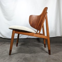 Silla Pingüino Danesa de Teca y Haya de mediados de siglo de Ib Kofod-Larsen, c1950